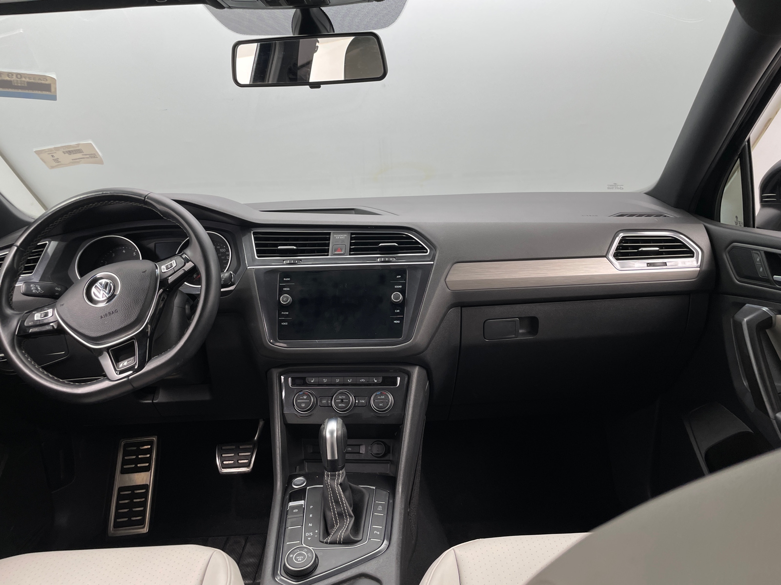 Thumbnail: 2021 Volkswagen Tiguan - 2