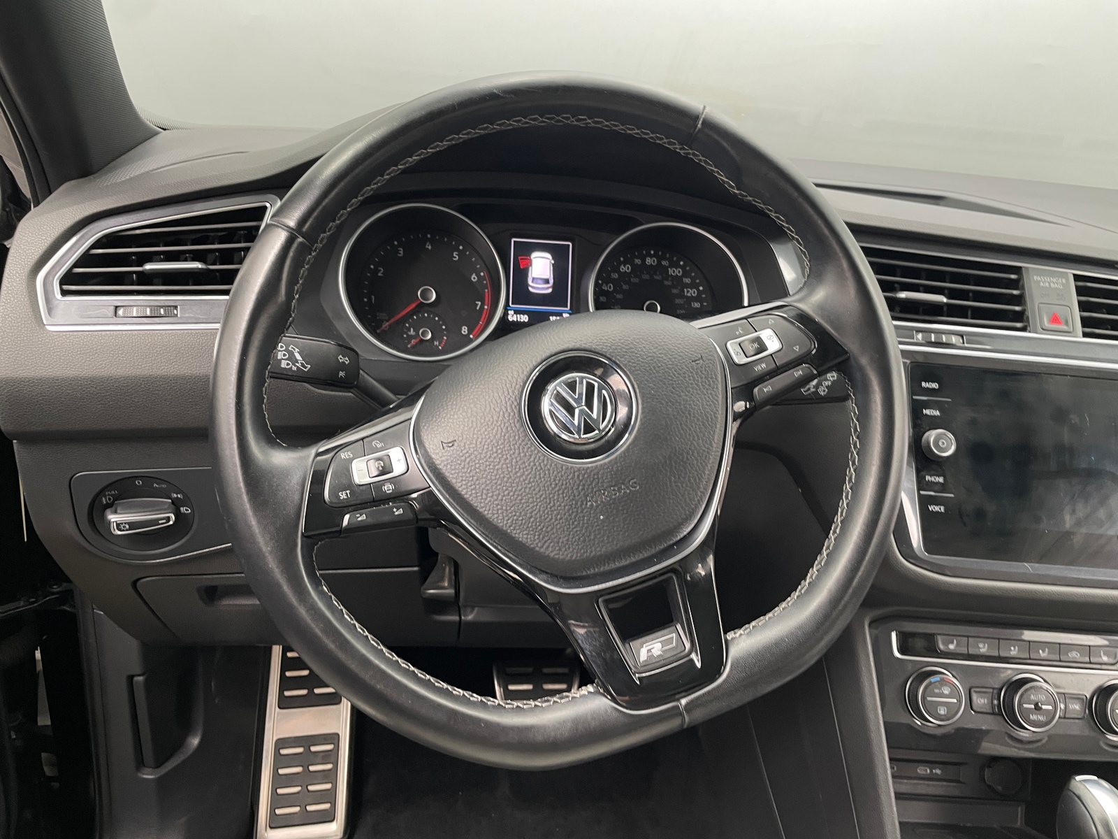 Thumbnail: 2021 Volkswagen Tiguan - 4
