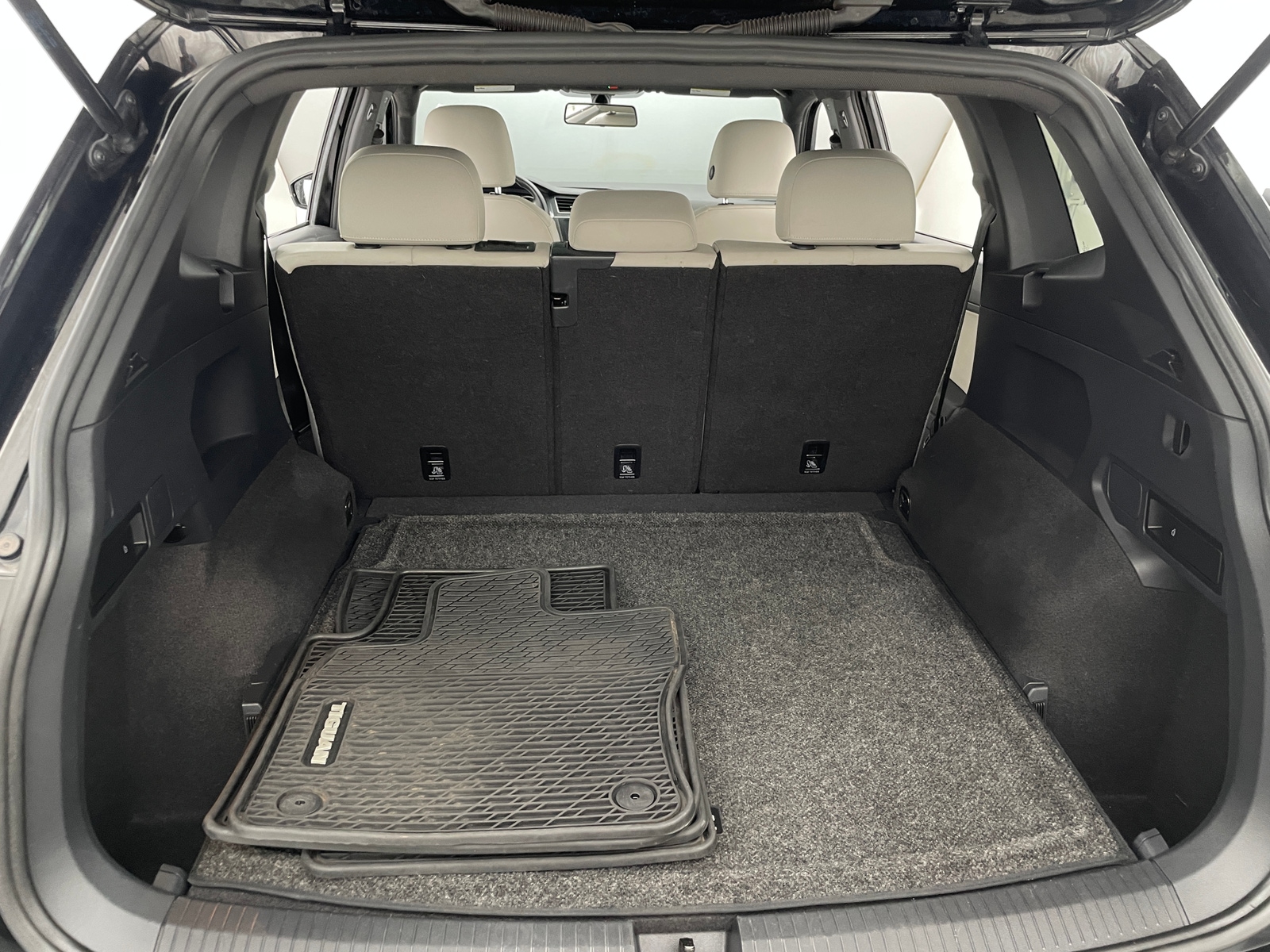 Thumbnail: 2021 Volkswagen Tiguan - 6