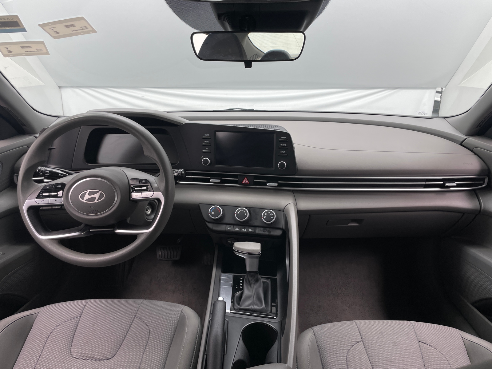 Thumbnail: 2024 Hyundai Elantra - 3