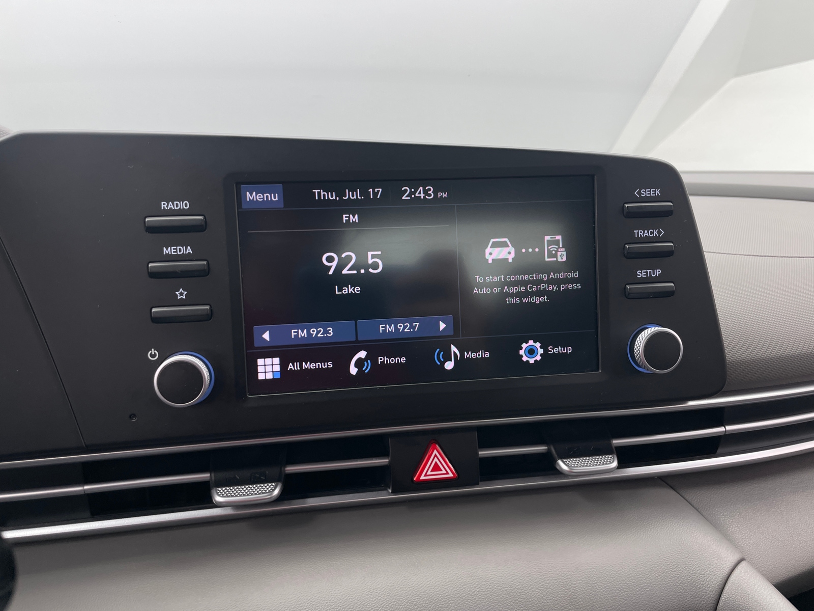 Thumbnail: 2024 Hyundai Elantra - 4
