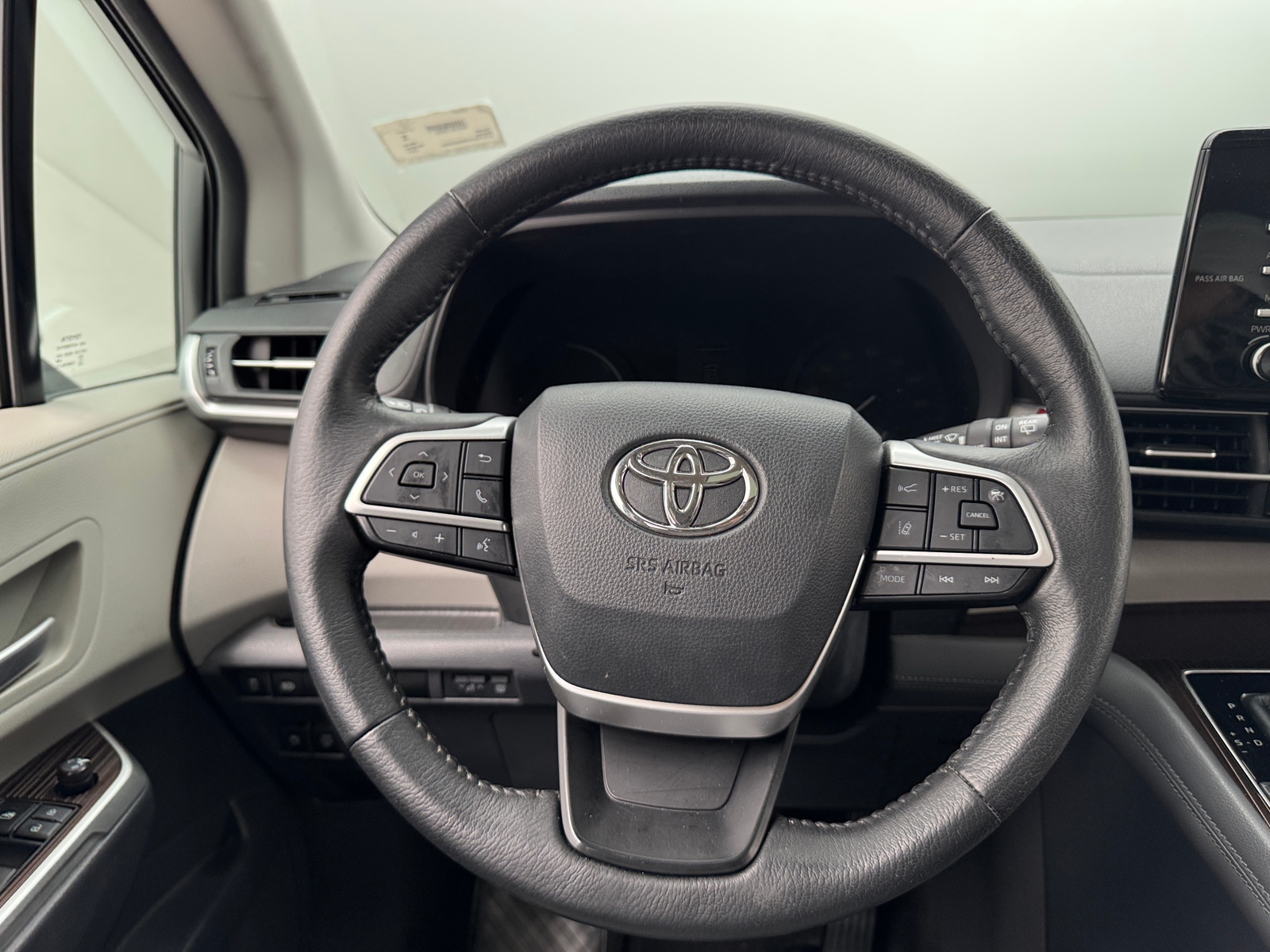 Thumbnail: 2021 Toyota Sienna - 4
