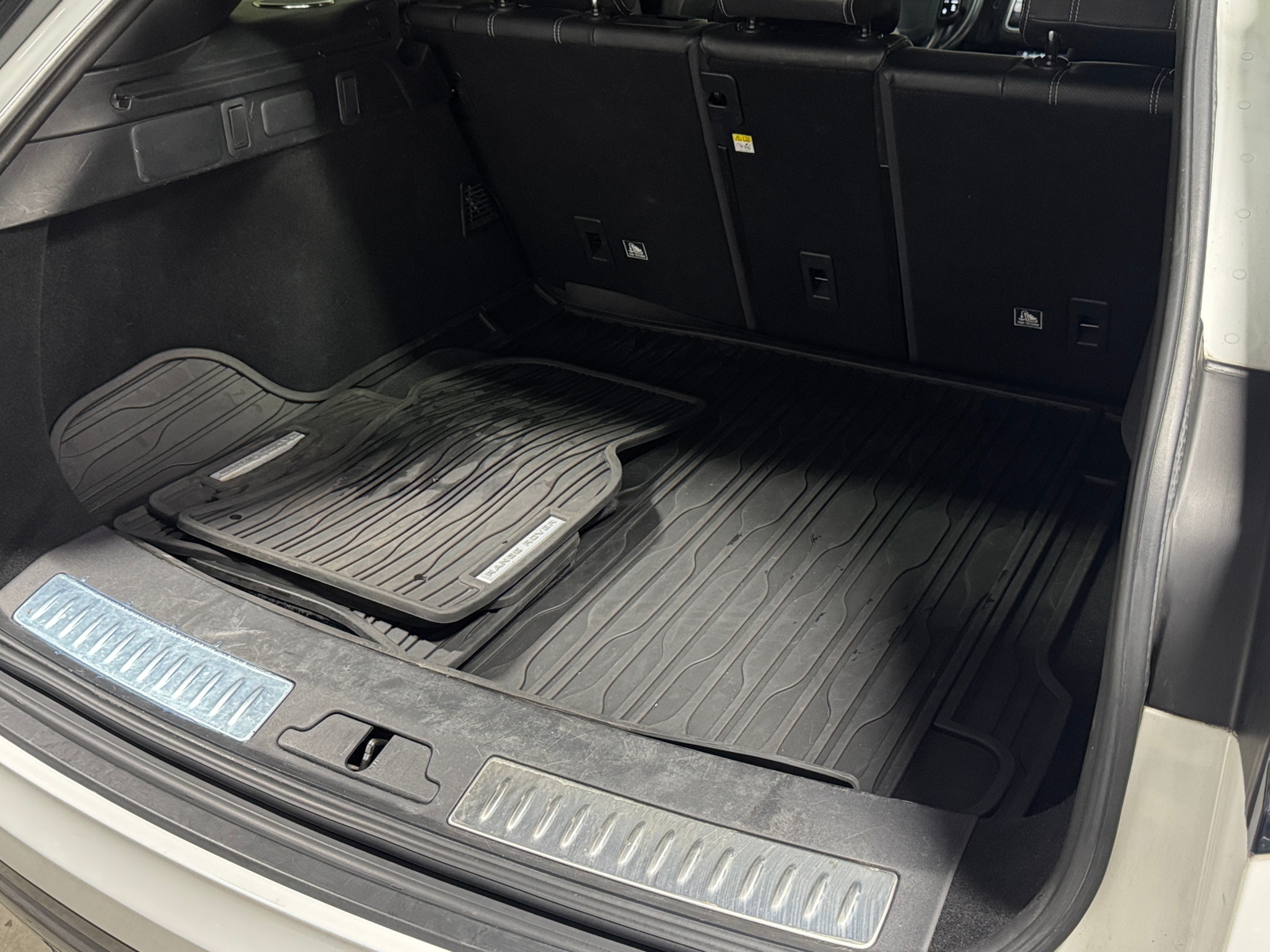 Thumbnail: 2019 Land Rover Range Rover Velar - 6