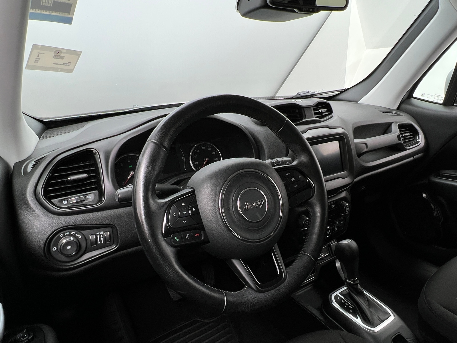 Thumbnail: 2019 Jeep Renegade - 3