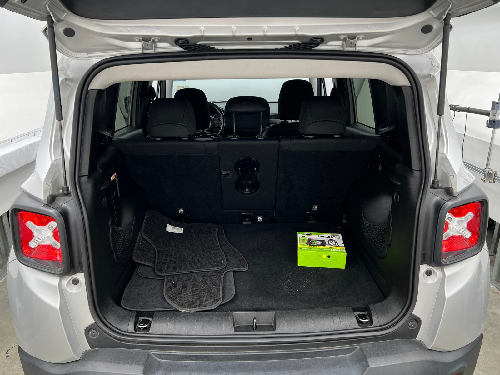 Thumbnail: 2019 Jeep Renegade - 7