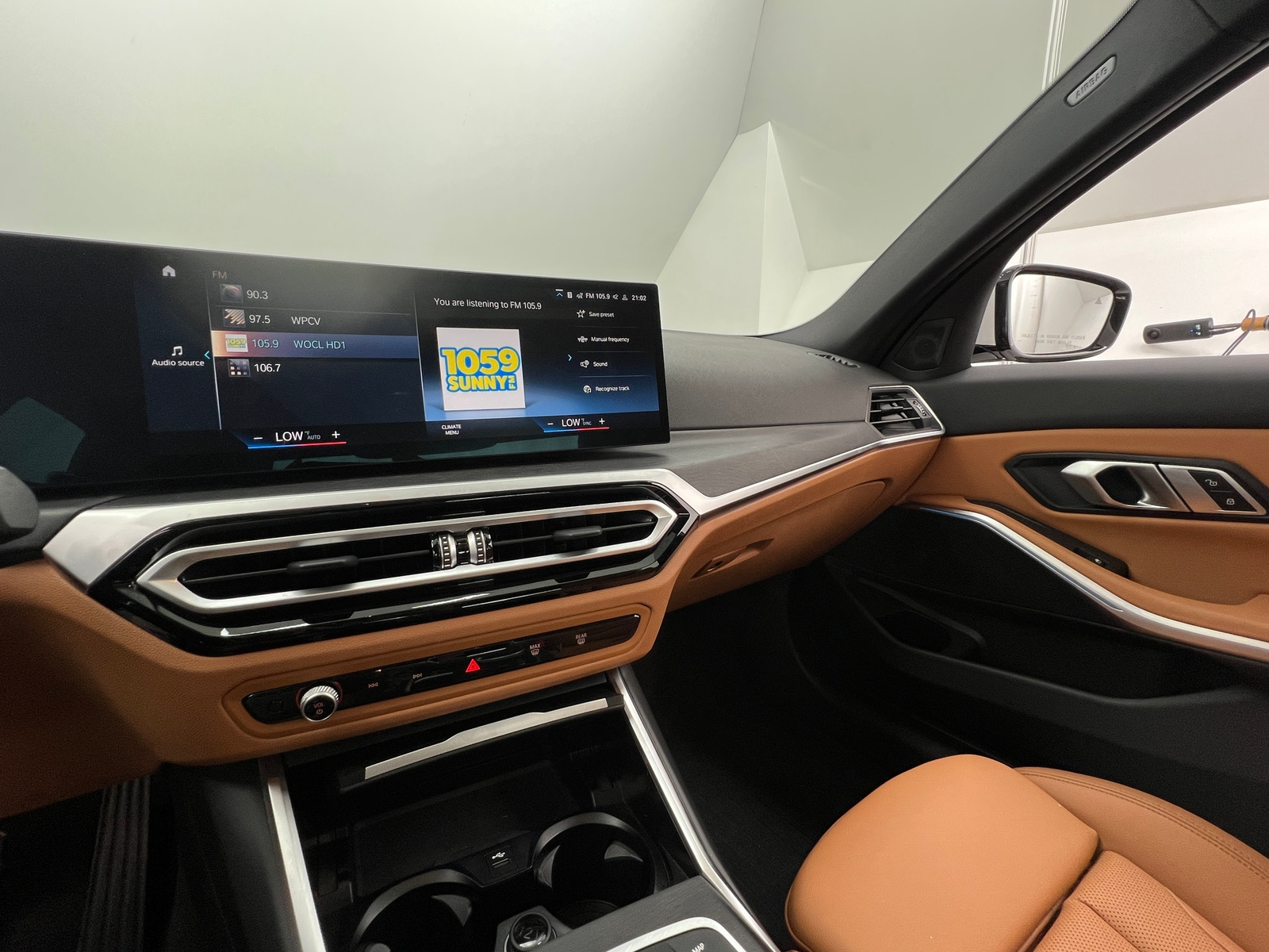 Thumbnail: 2023 BMW 3 Series - 3