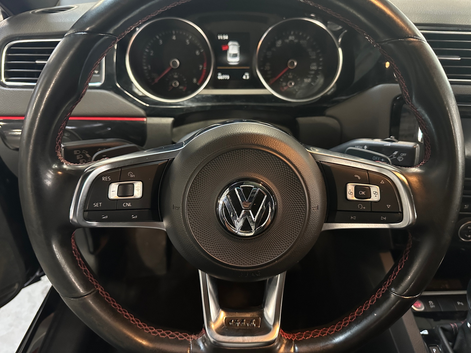 Thumbnail: 2017 Volkswagen Jetta - 4