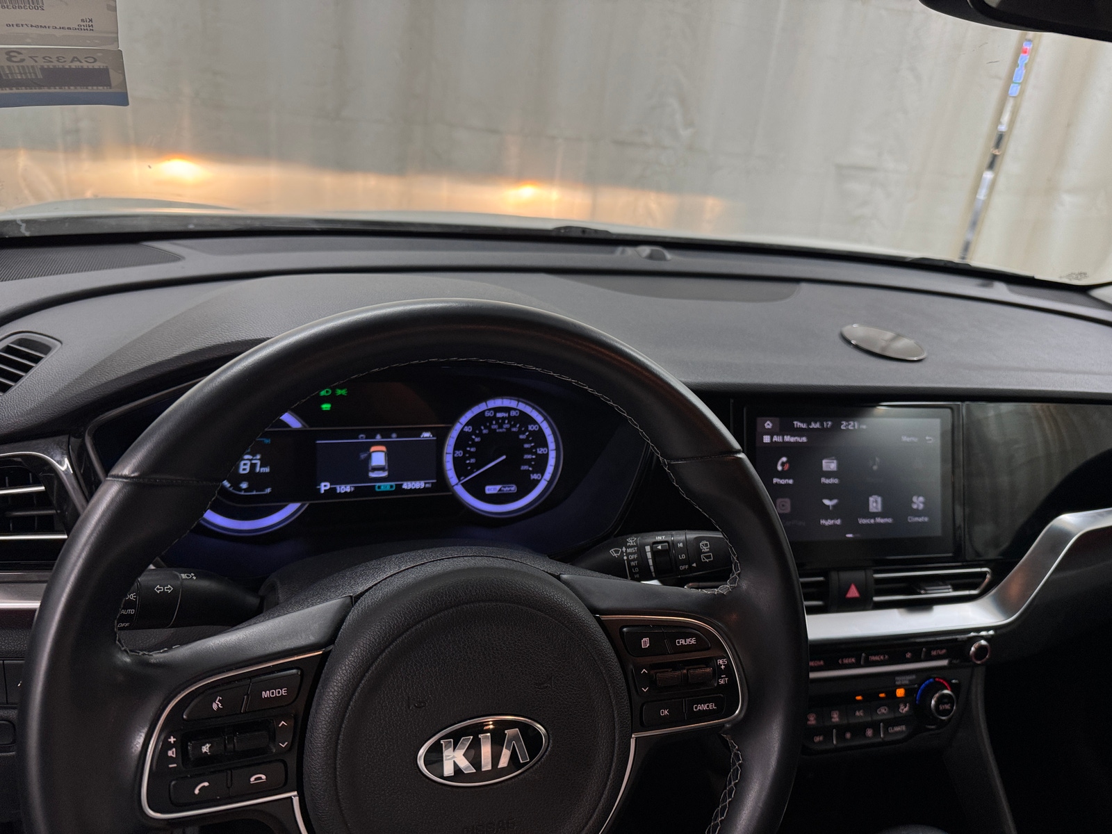 Thumbnail: 2021 Kia Niro - 3