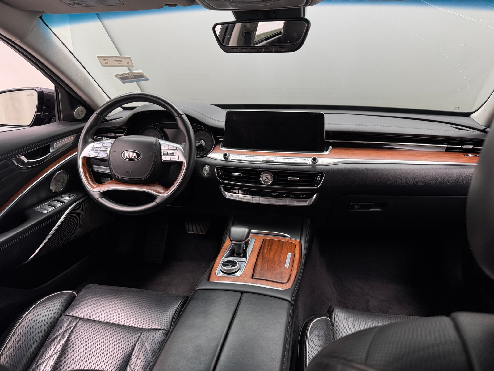 Thumbnail: 2019 Kia K900 - 2