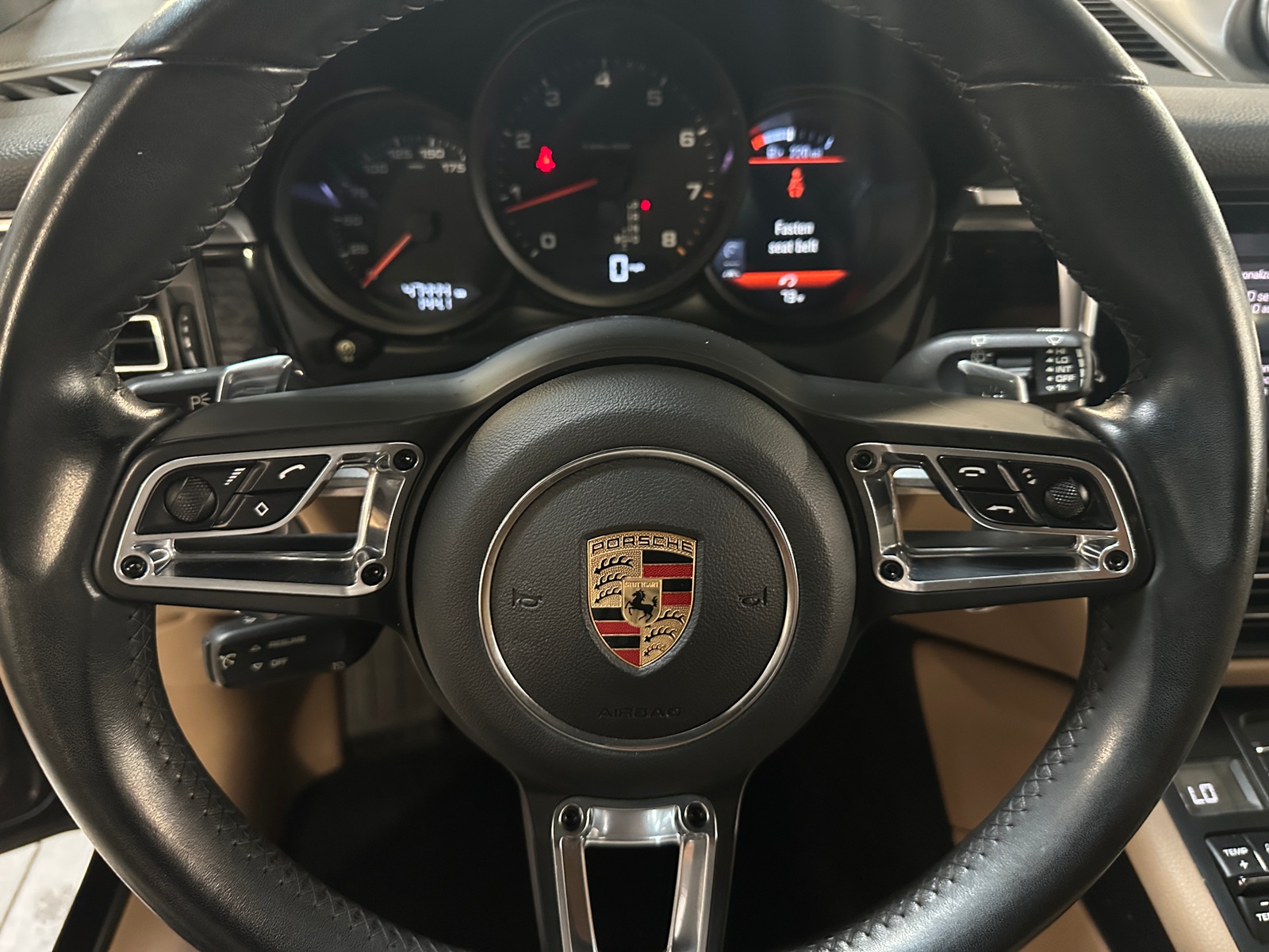 Thumbnail: 2020 Porsche Macan - 4