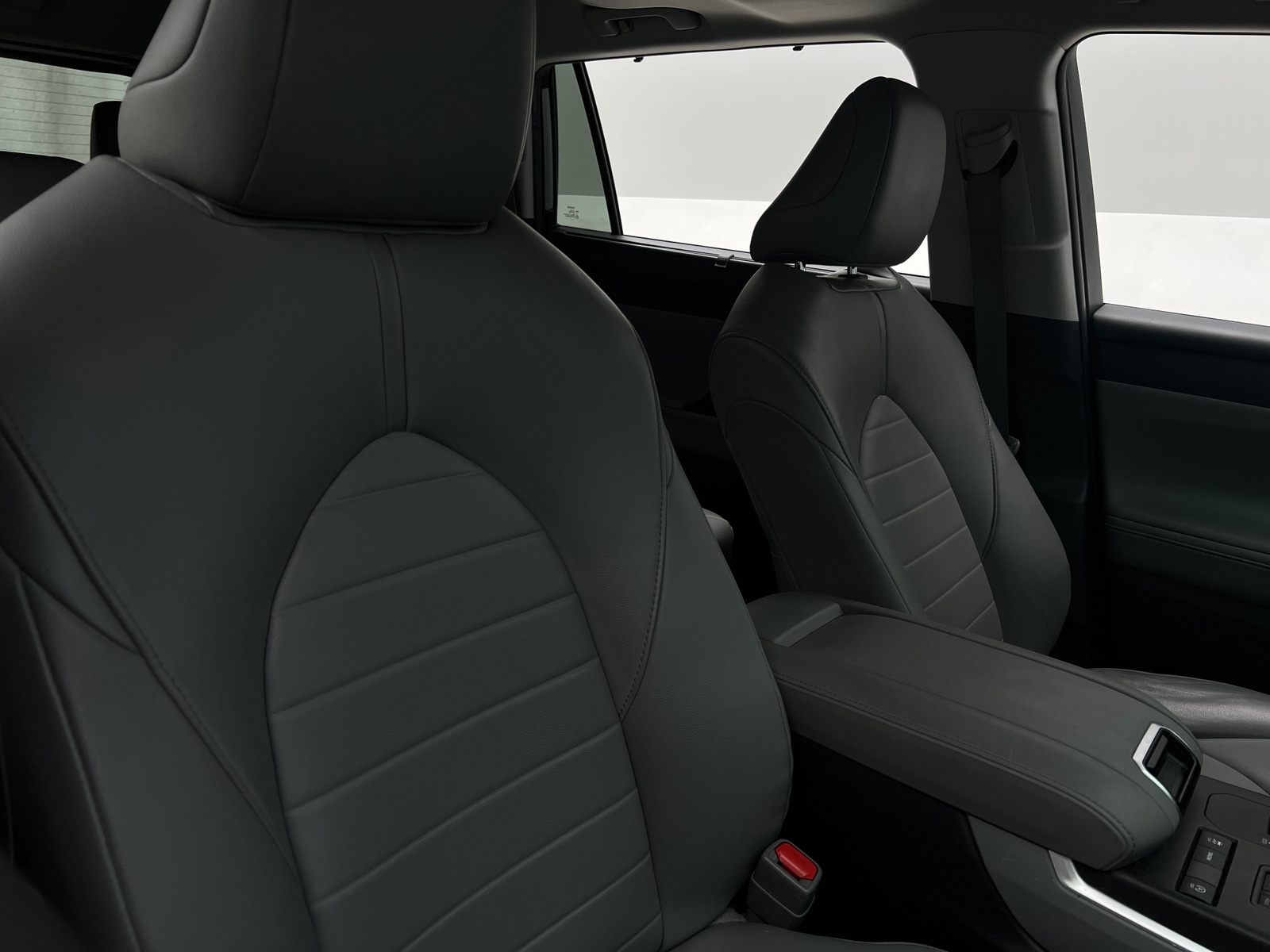 Thumbnail: 2020 Toyota Highlander - 2