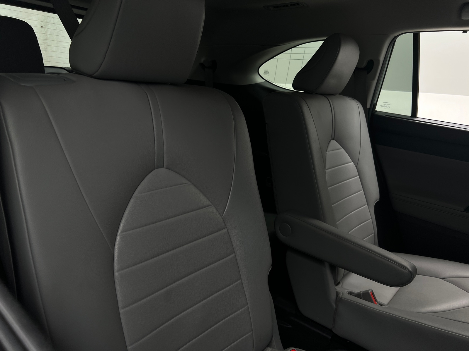 Thumbnail: 2020 Toyota Highlander - 6