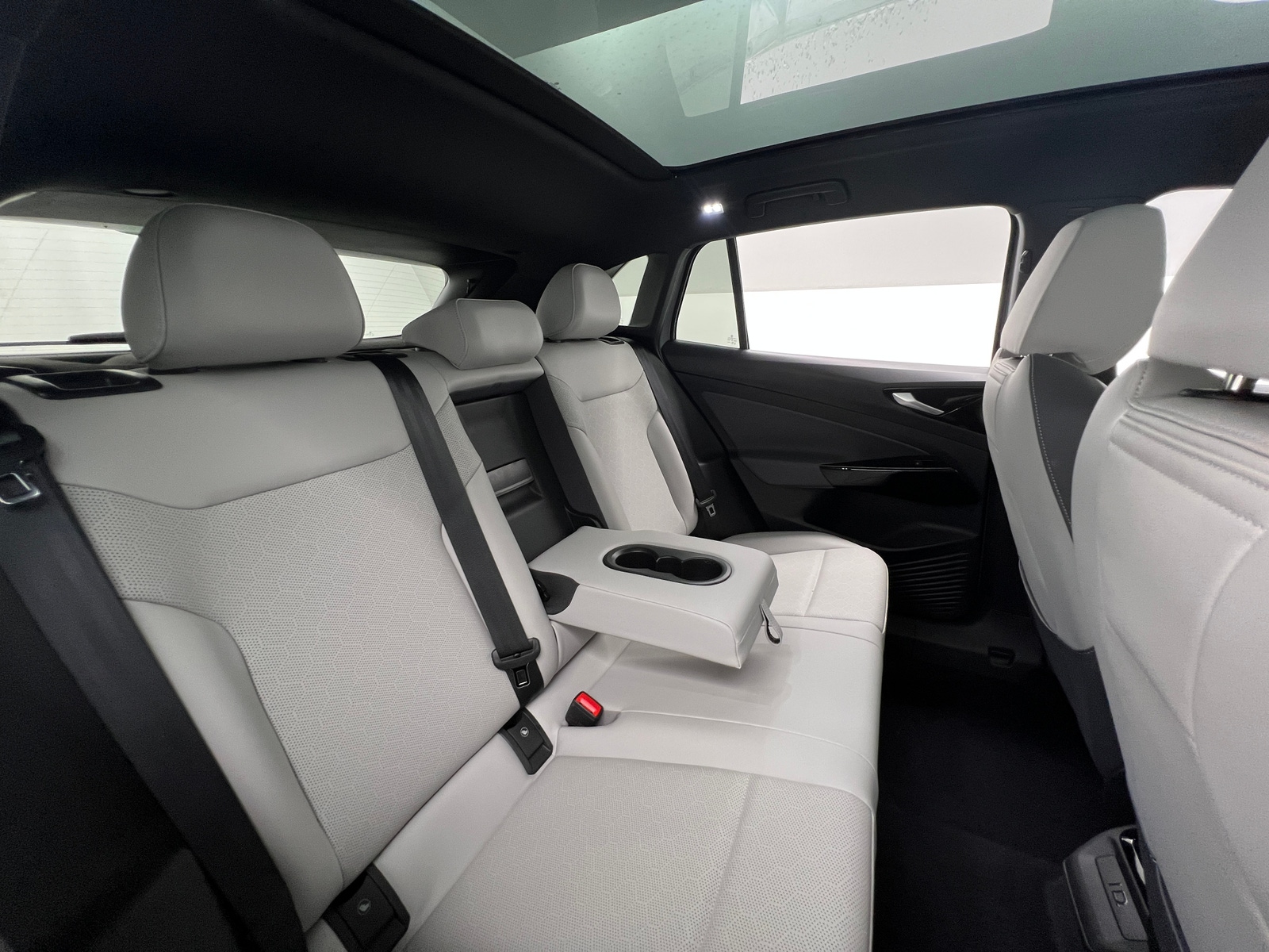 Thumbnail: 2022 Volkswagen ID.4 - 6