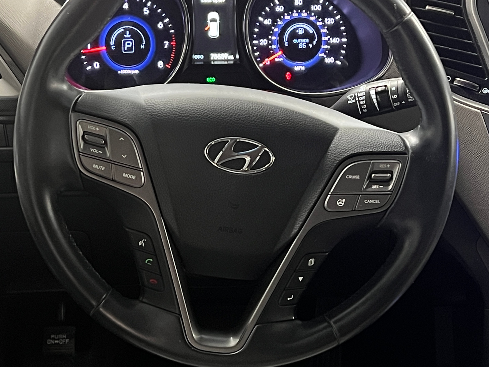 Thumbnail: 2015 Hyundai Santa Fe - 4