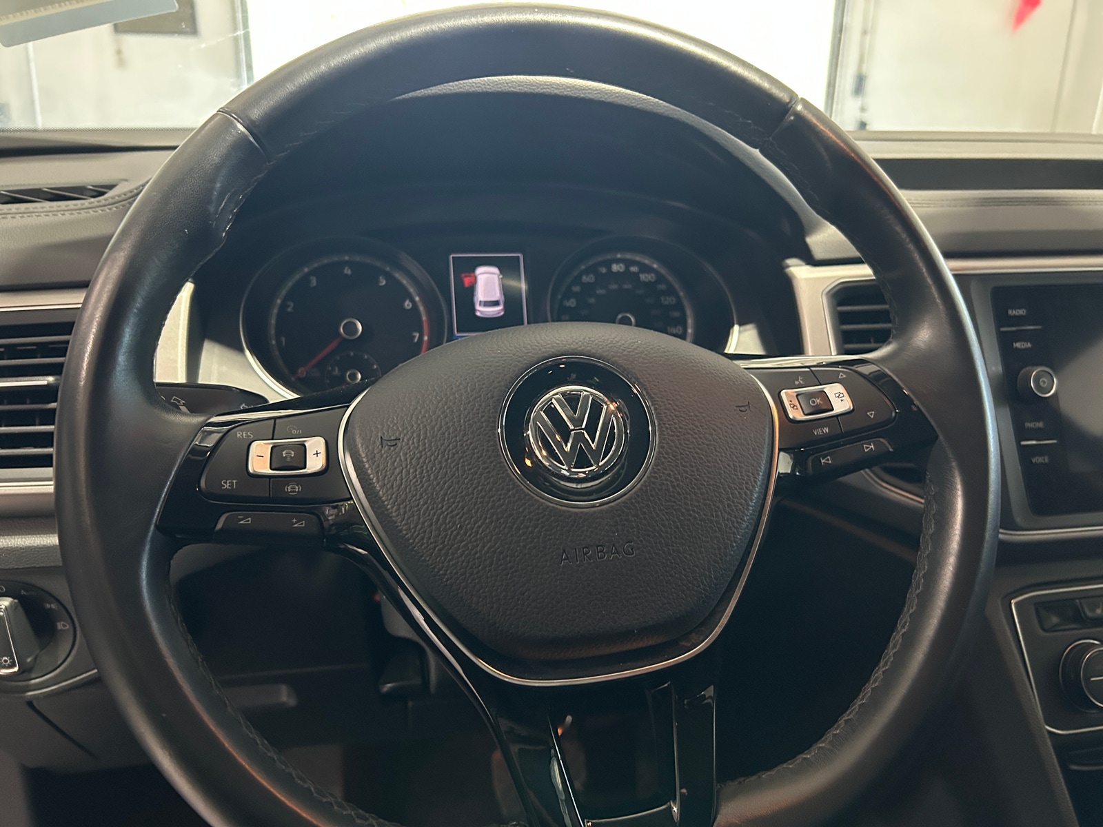 Thumbnail: 2019 Volkswagen Atlas - 4