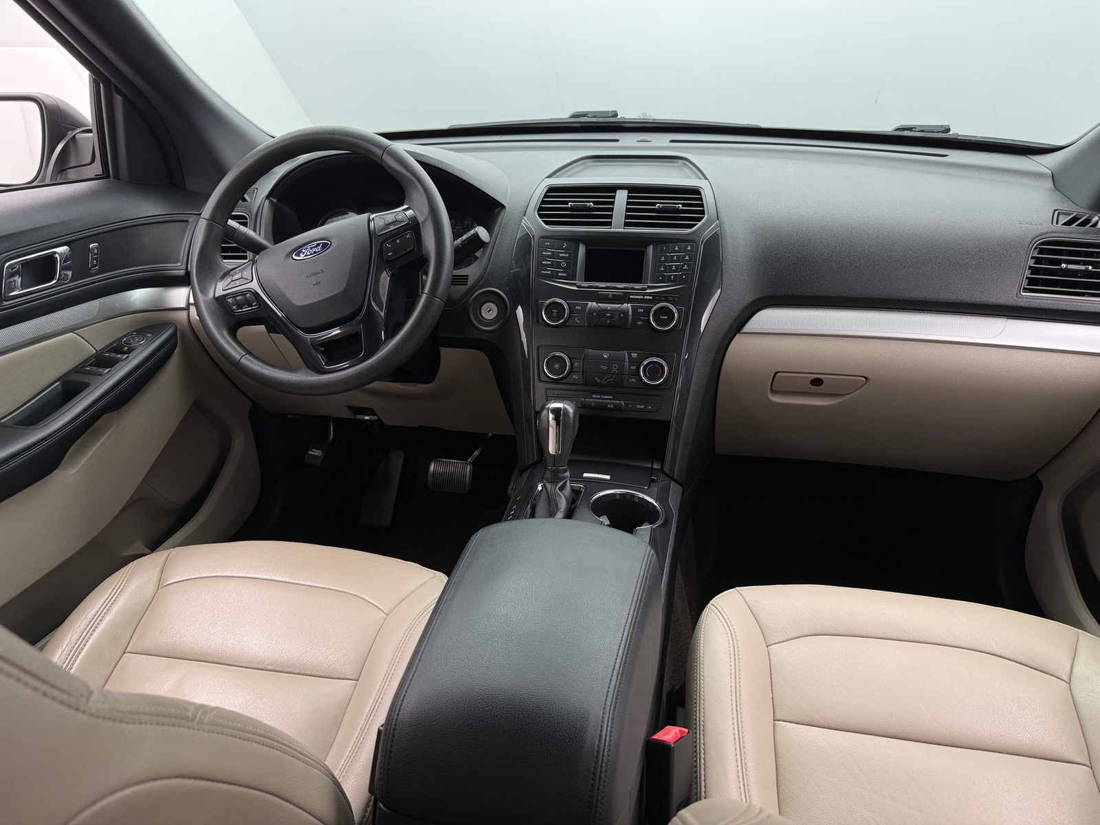 Thumbnail: 2018 Ford Explorer - 3