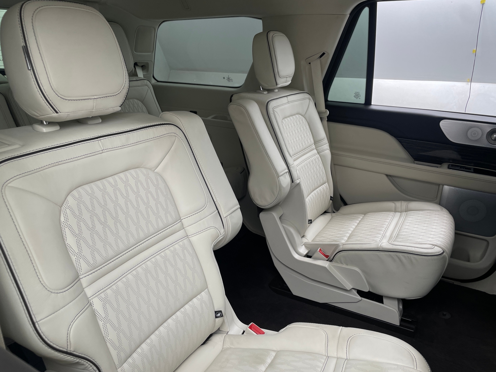 Thumbnail: 2021 Lincoln Navigator - 5