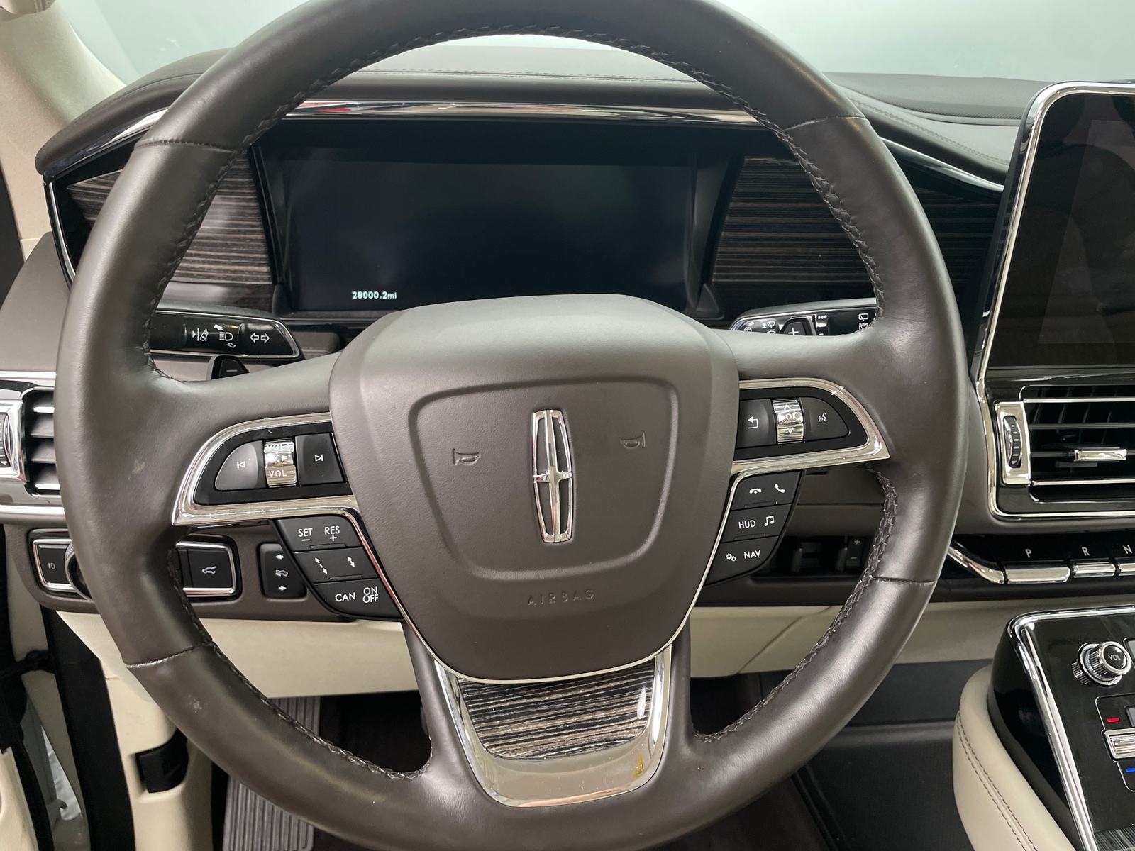 Thumbnail: 2021 Lincoln Navigator - 4