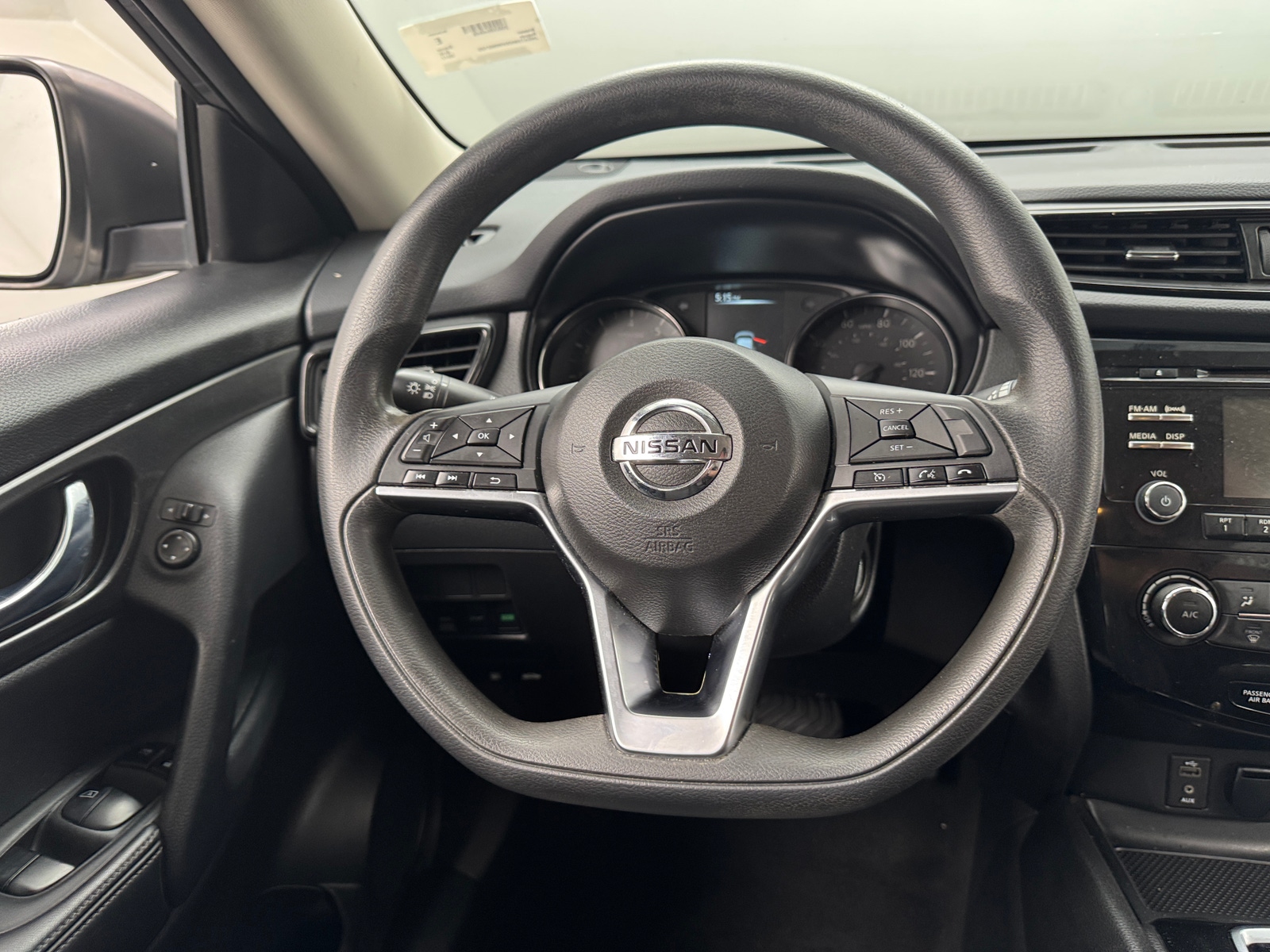 Thumbnail: 2017 Nissan Rogue - 5
