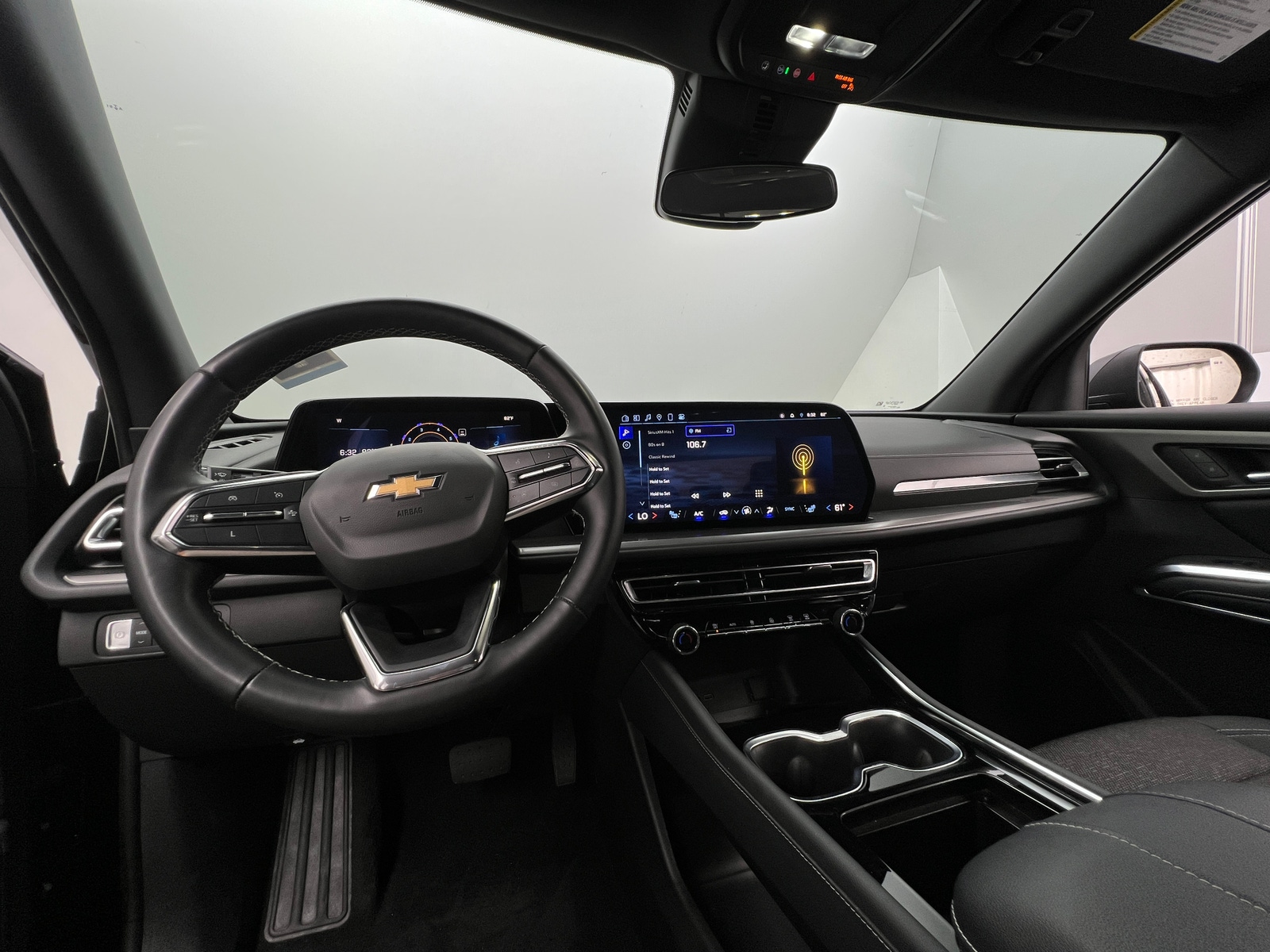 Thumbnail: 2024 Chevrolet Traverse - 3
