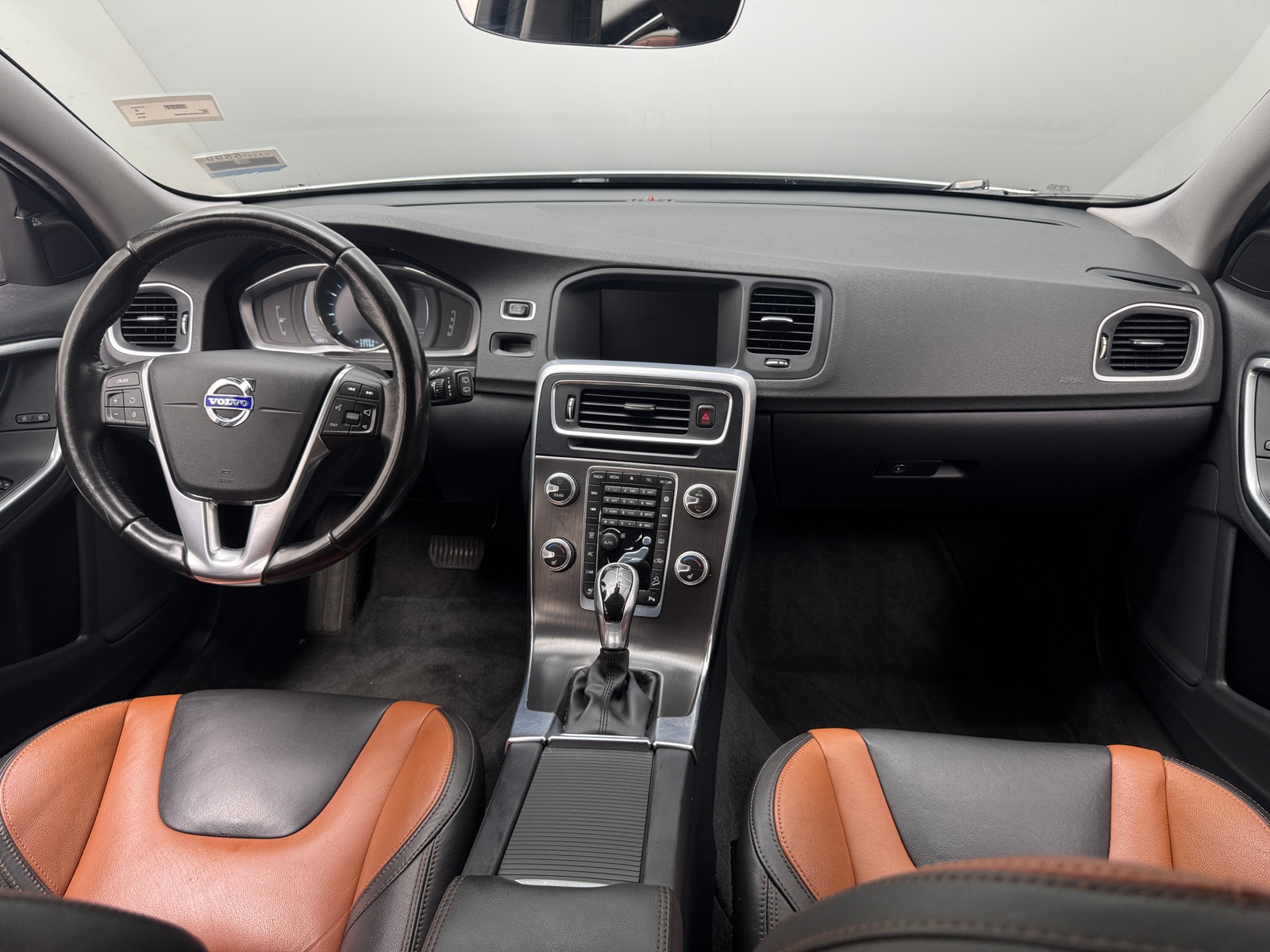 Thumbnail: 2016 Volvo V60 - 2