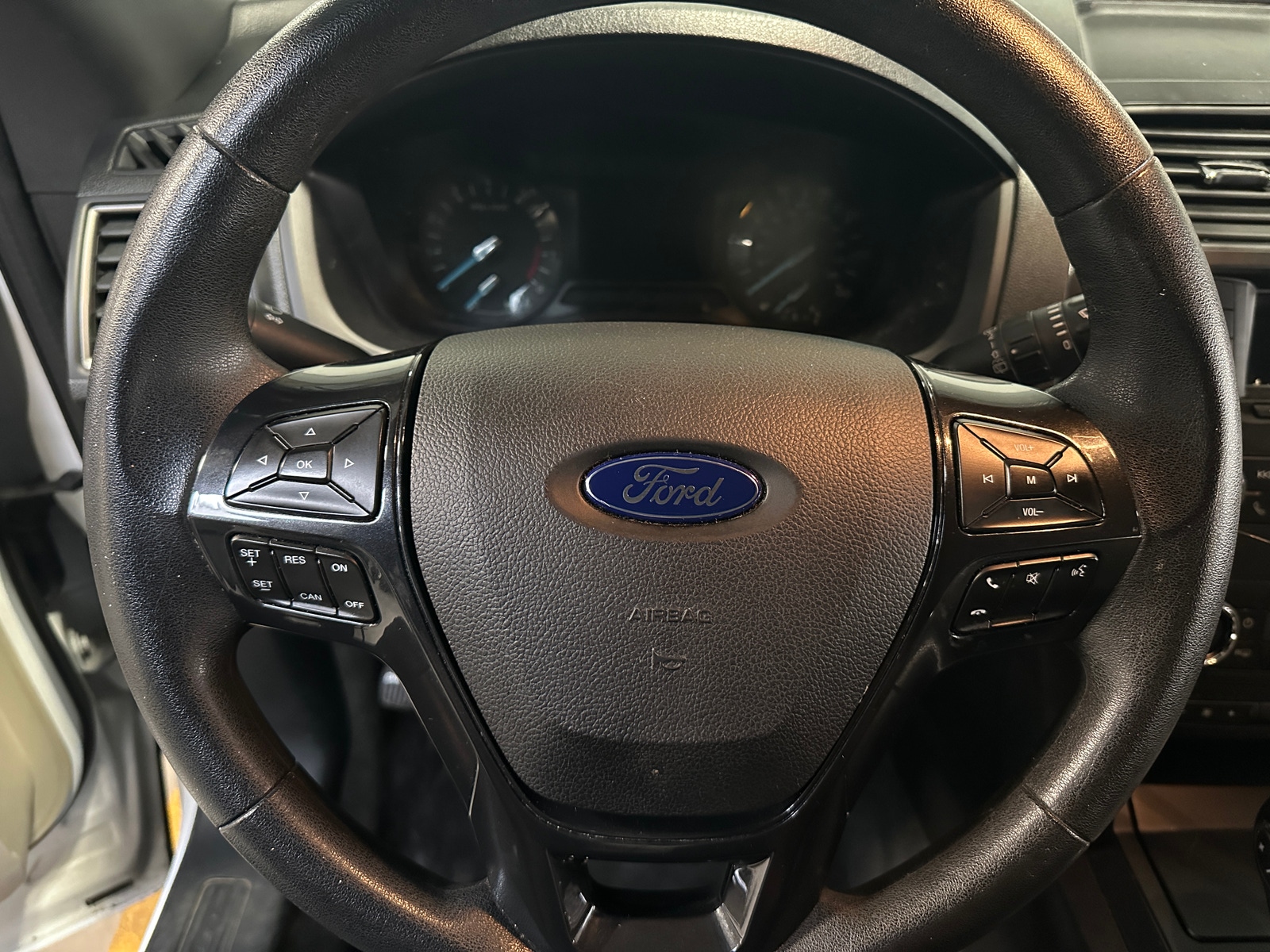Thumbnail: 2018 Ford Explorer - 5