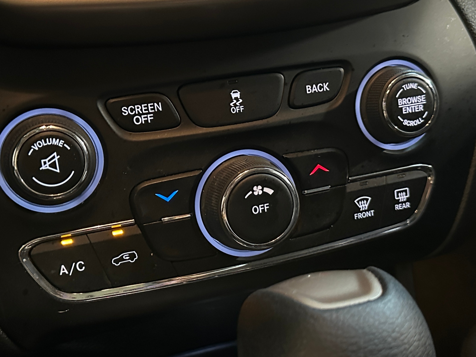 Thumbnail: 2016 Jeep Cherokee - 4