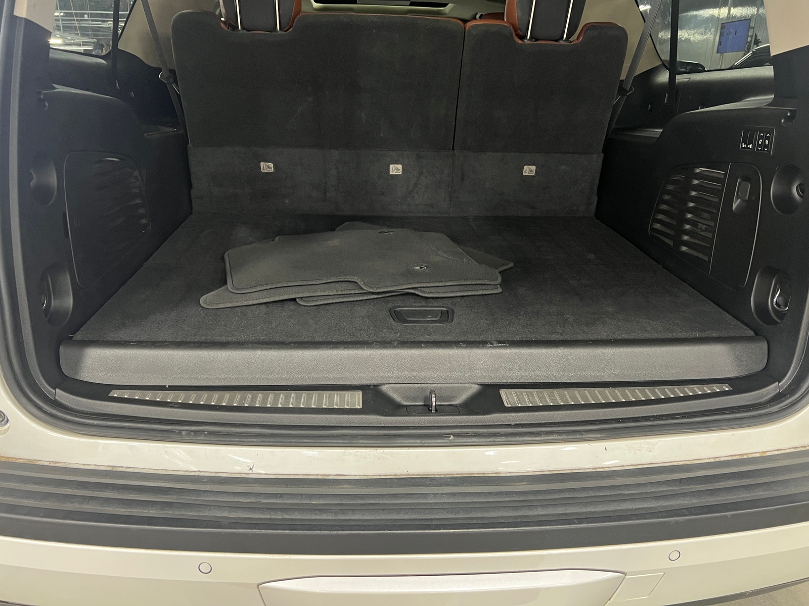 Thumbnail: 2019 Cadillac Escalade - 6
