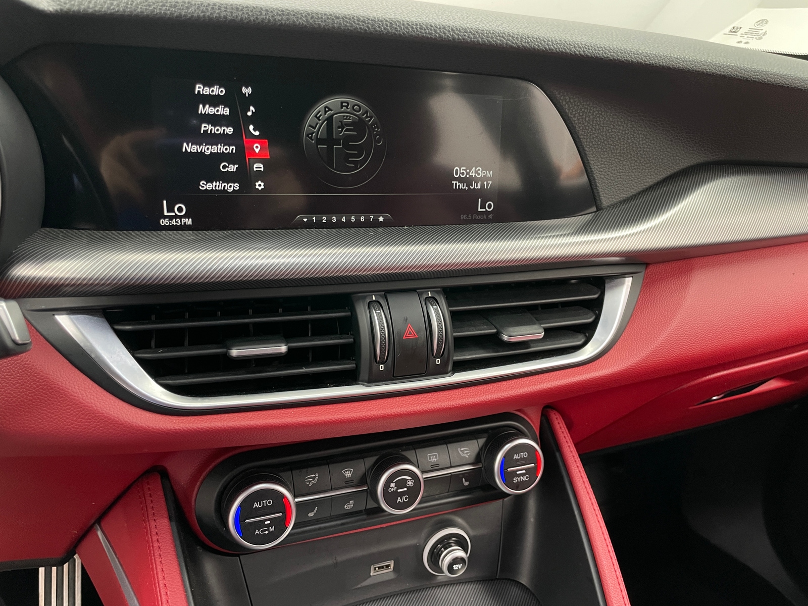 Thumbnail: 2018 Alfa Romeo Stelvio - 3