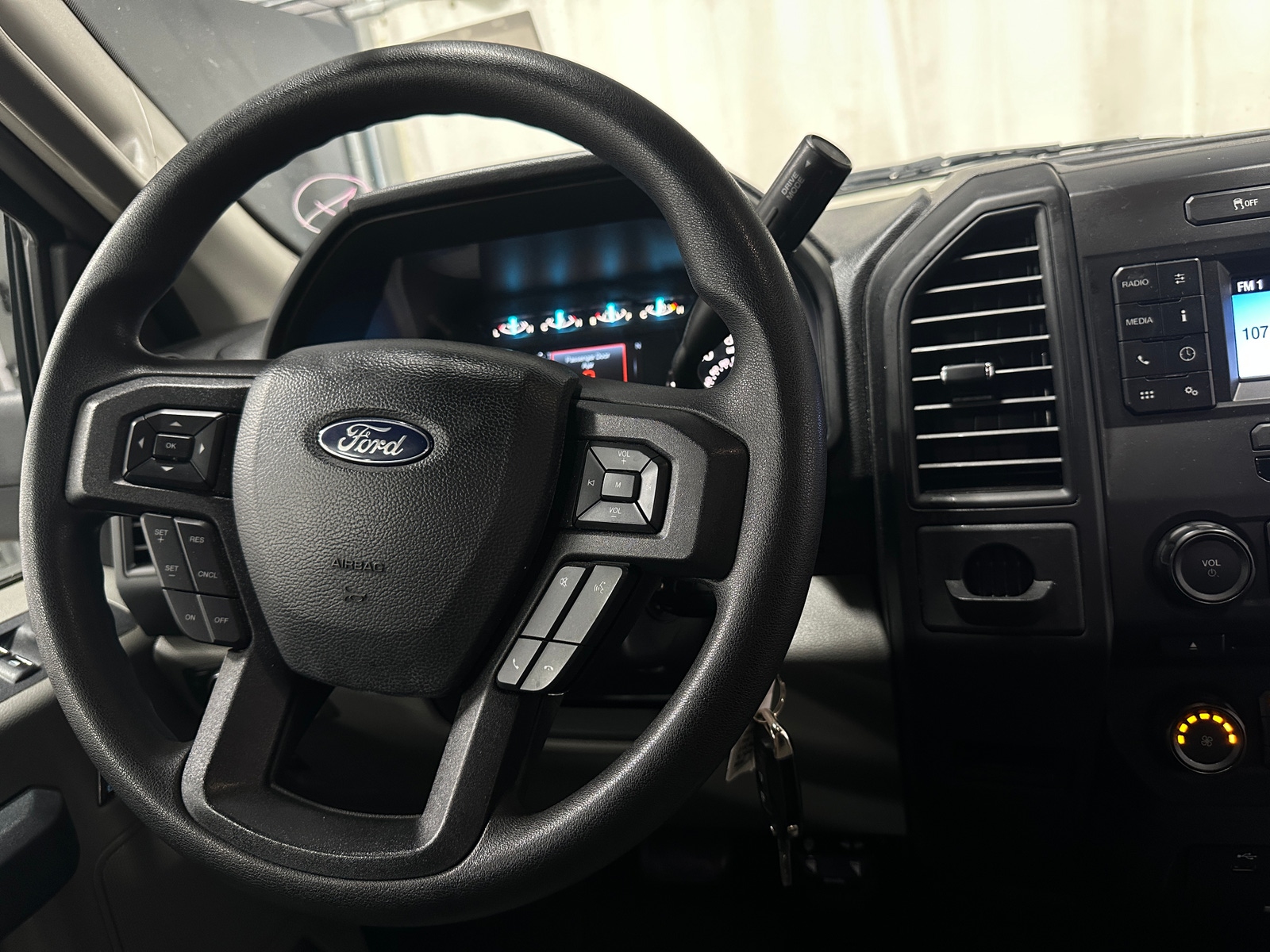 Thumbnail: 2018 Ford Econoline - 4