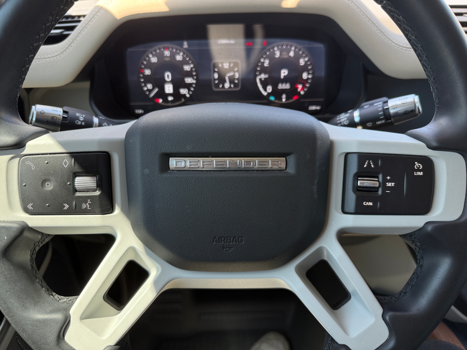 Thumbnail: 2022 Land Rover Defender - 4