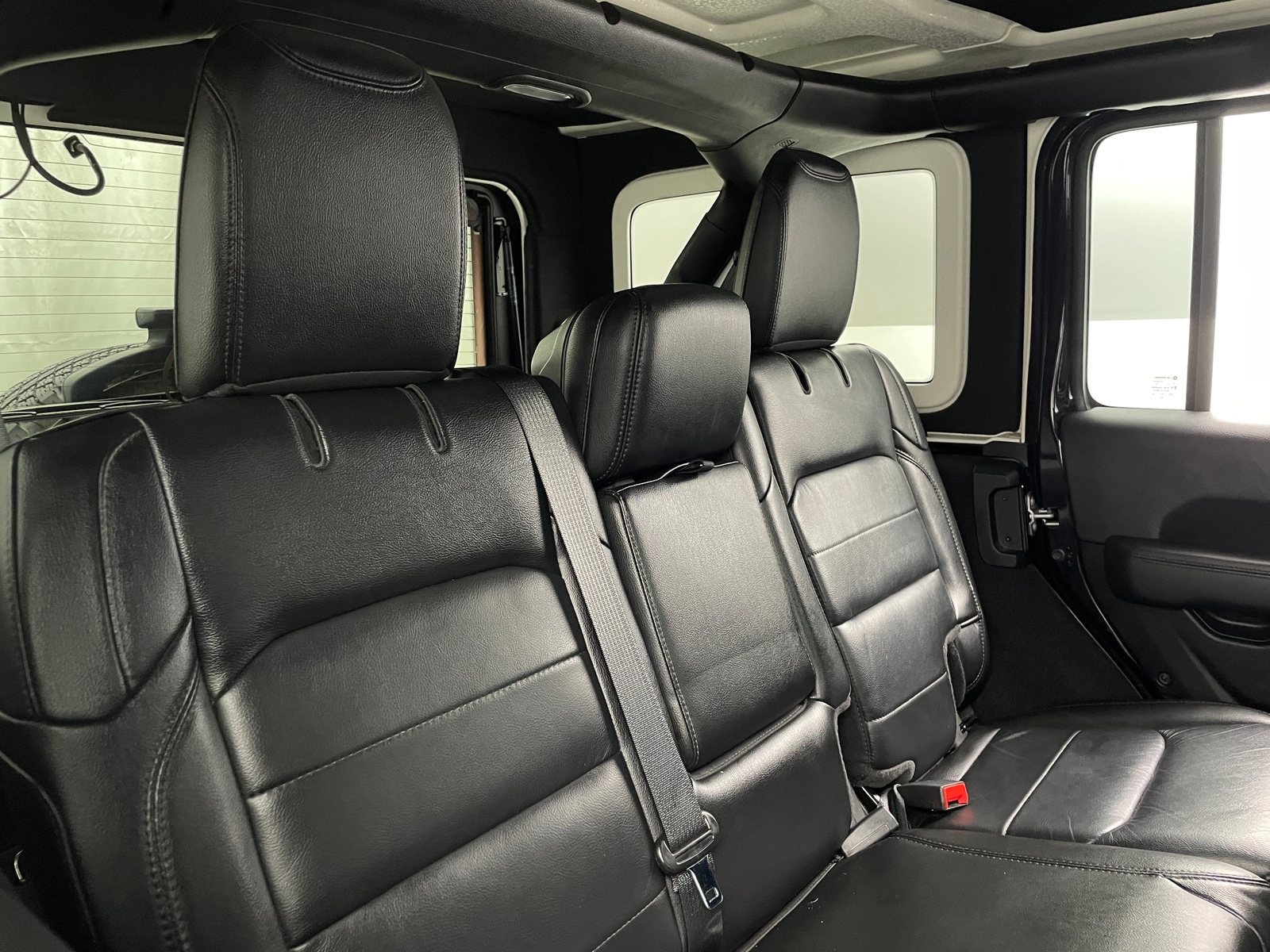 Thumbnail: 2021 Jeep Wrangler - 5