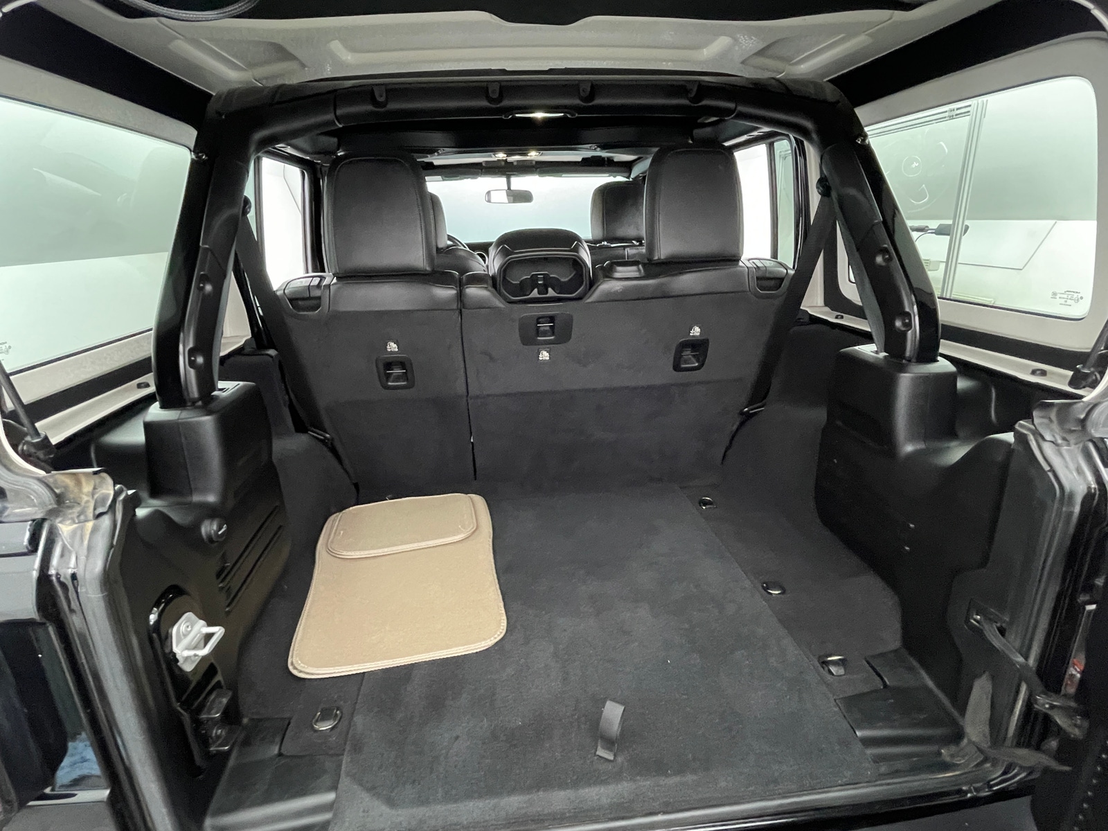 Thumbnail: 2021 Jeep Wrangler - 6