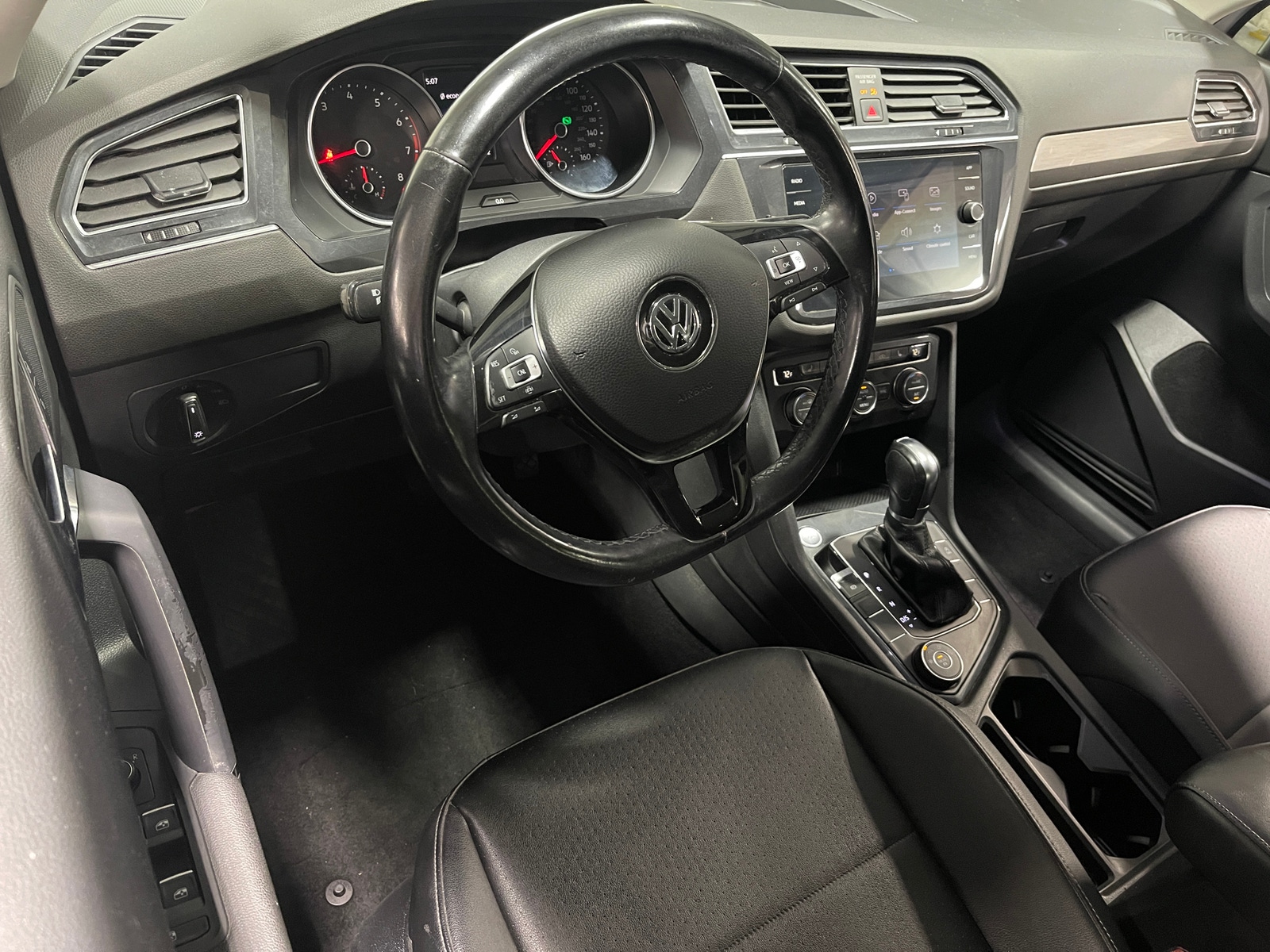 Thumbnail: 2019 Volkswagen Tiguan - 2