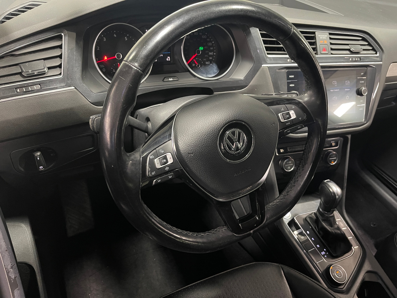 Thumbnail: 2019 Volkswagen Tiguan - 4