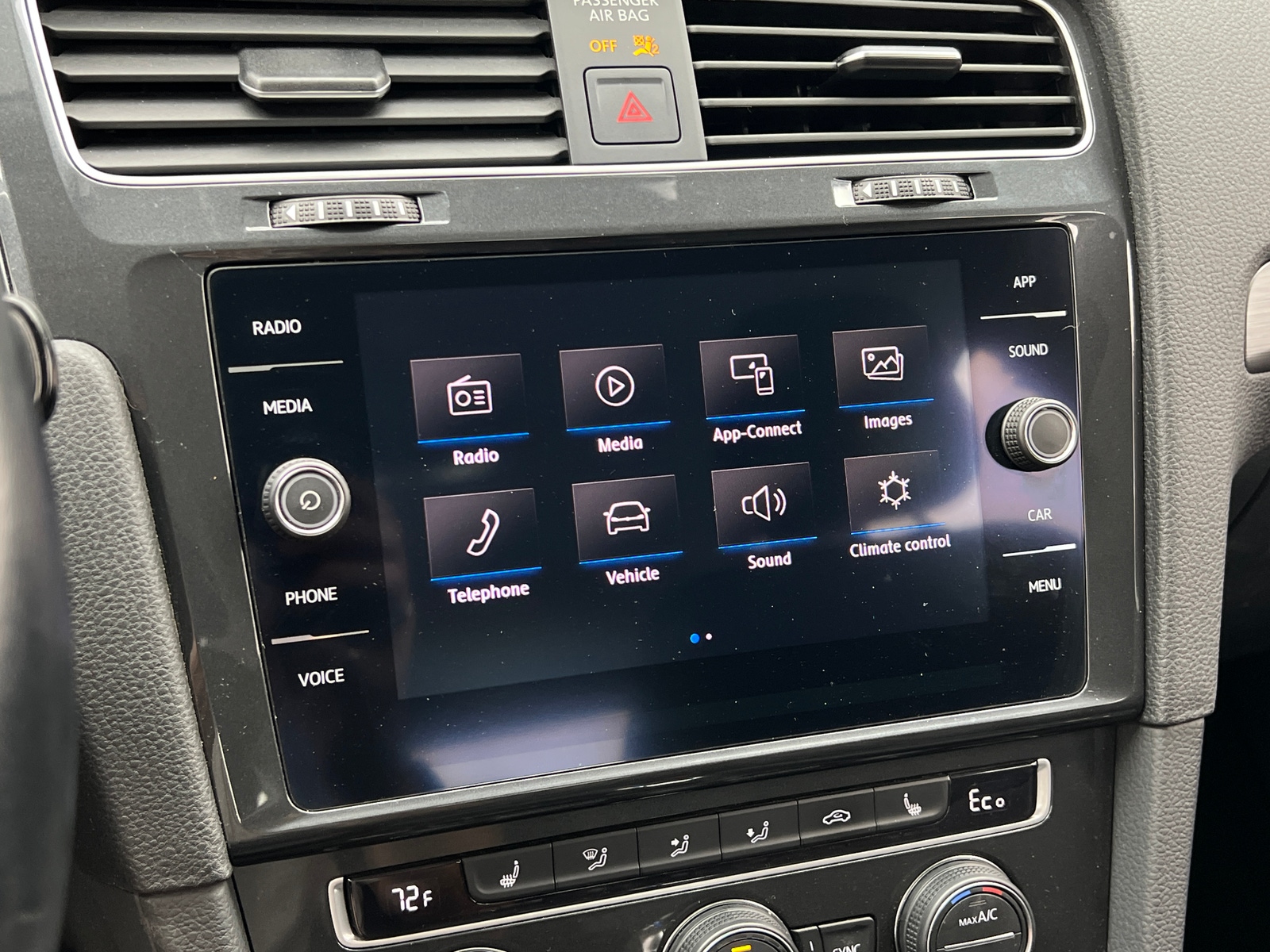 Thumbnail: 2019 Volkswagen e-Golf - 4