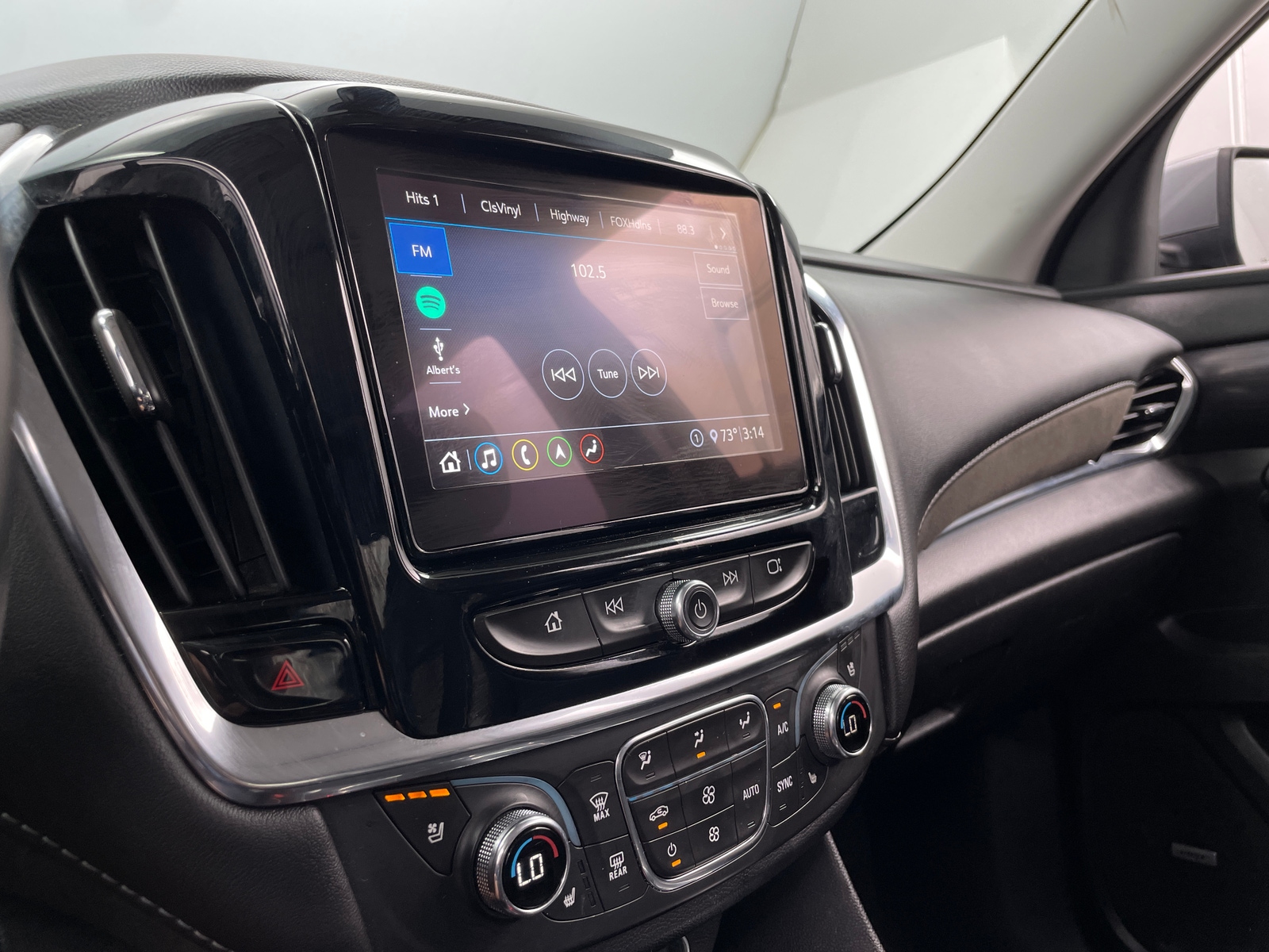 Thumbnail: 2021 Chevrolet Traverse - 3