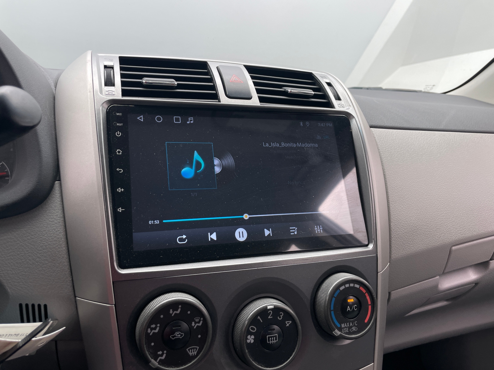 Thumbnail: 2013 Toyota Corolla - 4