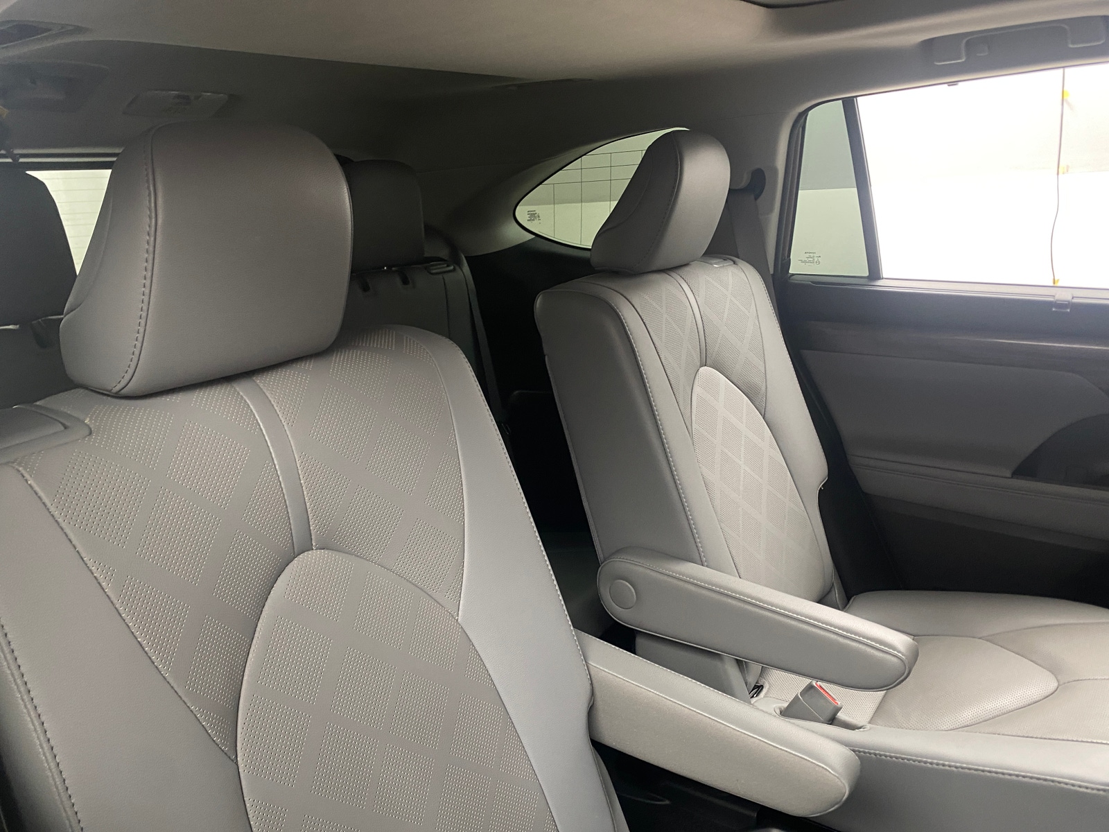 Thumbnail: 2021 Toyota Highlander - 5