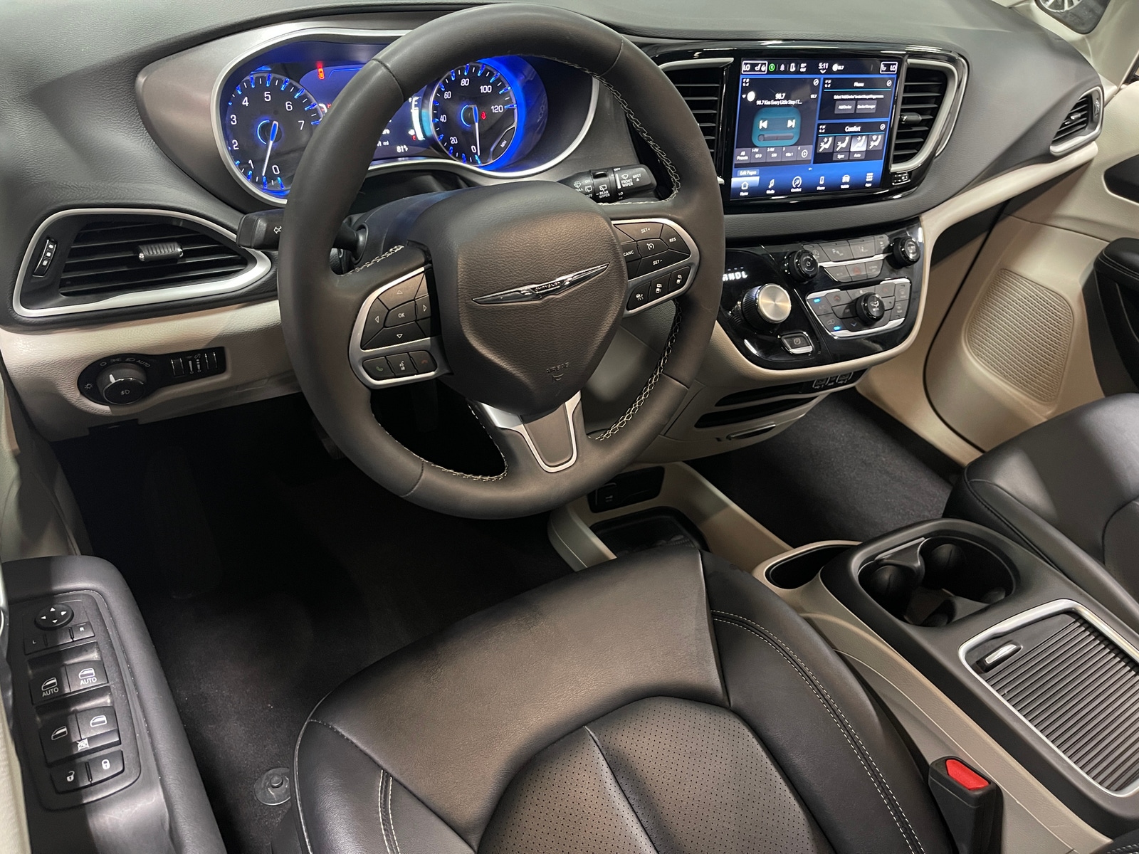 Thumbnail: 2024 Chrysler Pacifica - 2