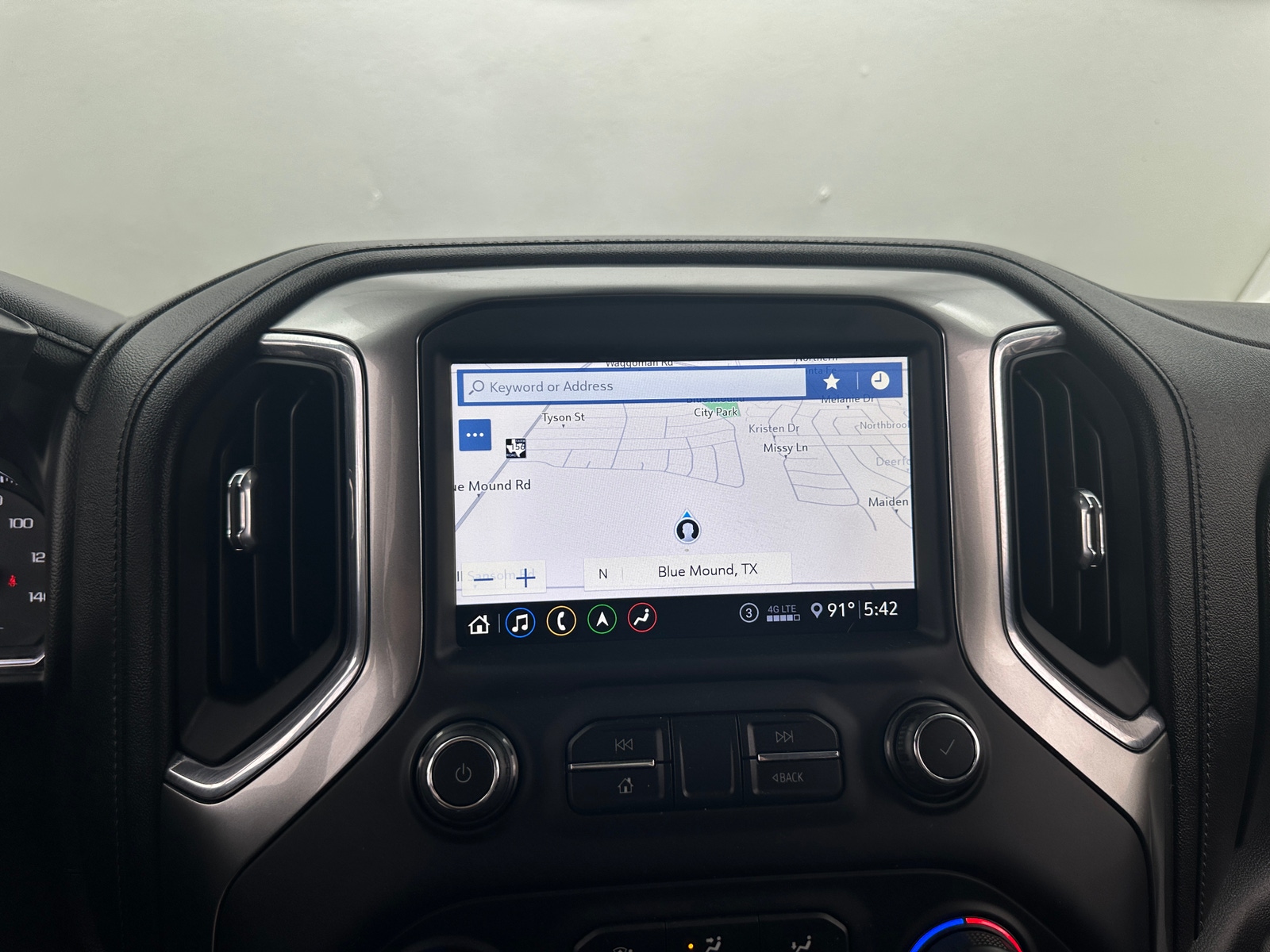 Thumbnail: 2020 Chevrolet Silverado 1500 - 3