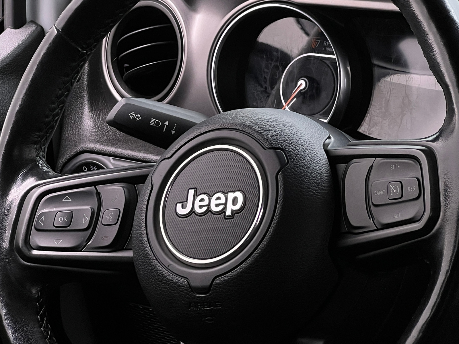 Thumbnail: 2021 Jeep Gladiator - 5