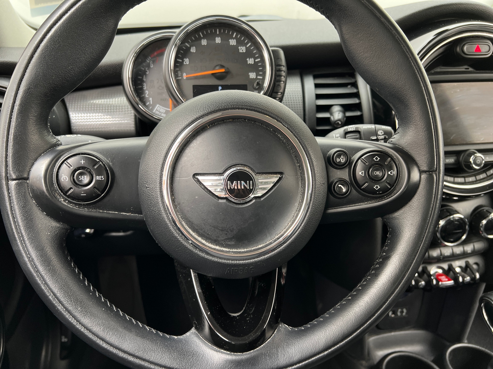 Thumbnail: 2015 MINI Cooper Hardtop - 4