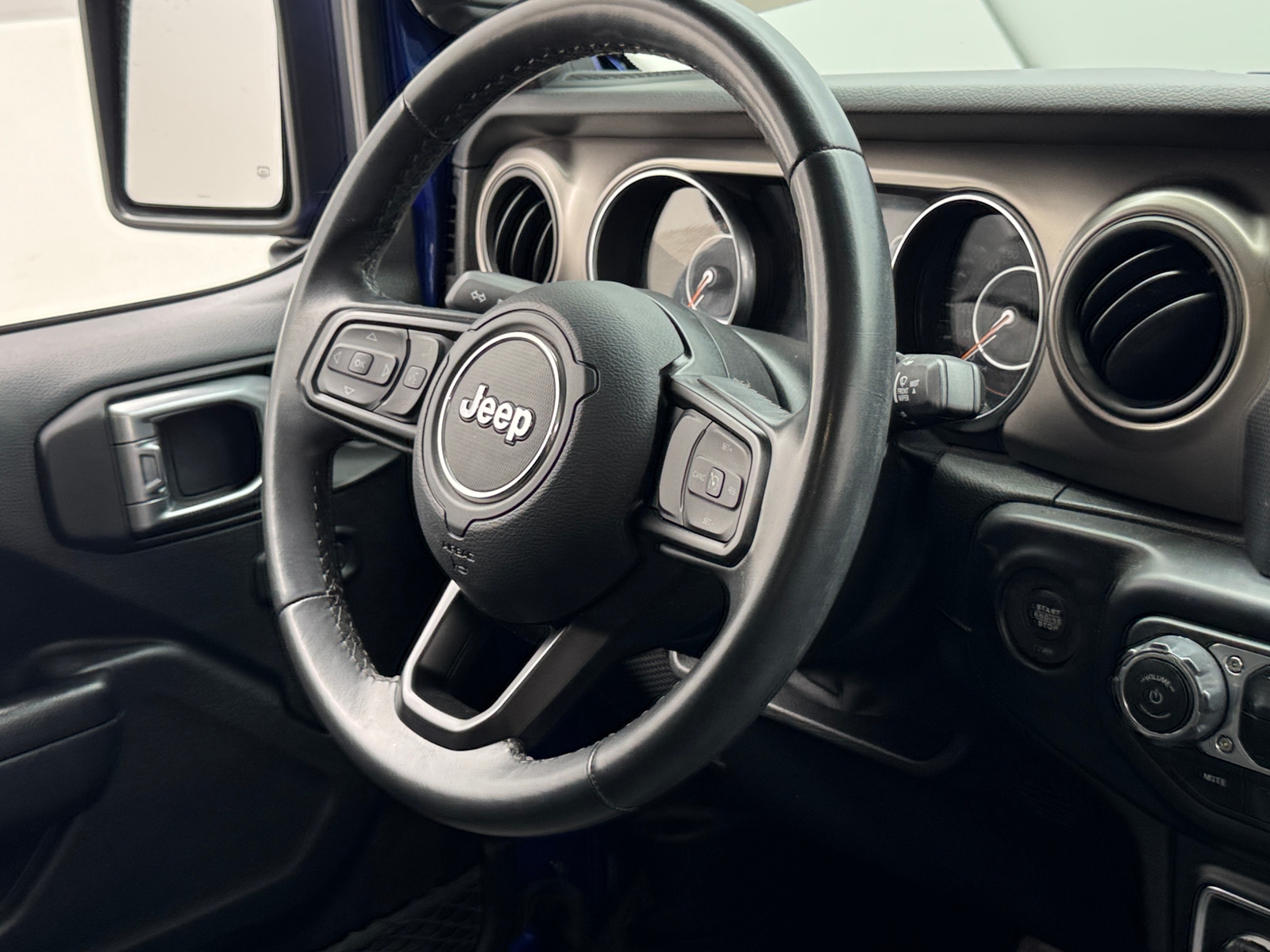 Thumbnail: 2020 Jeep Wrangler - 5