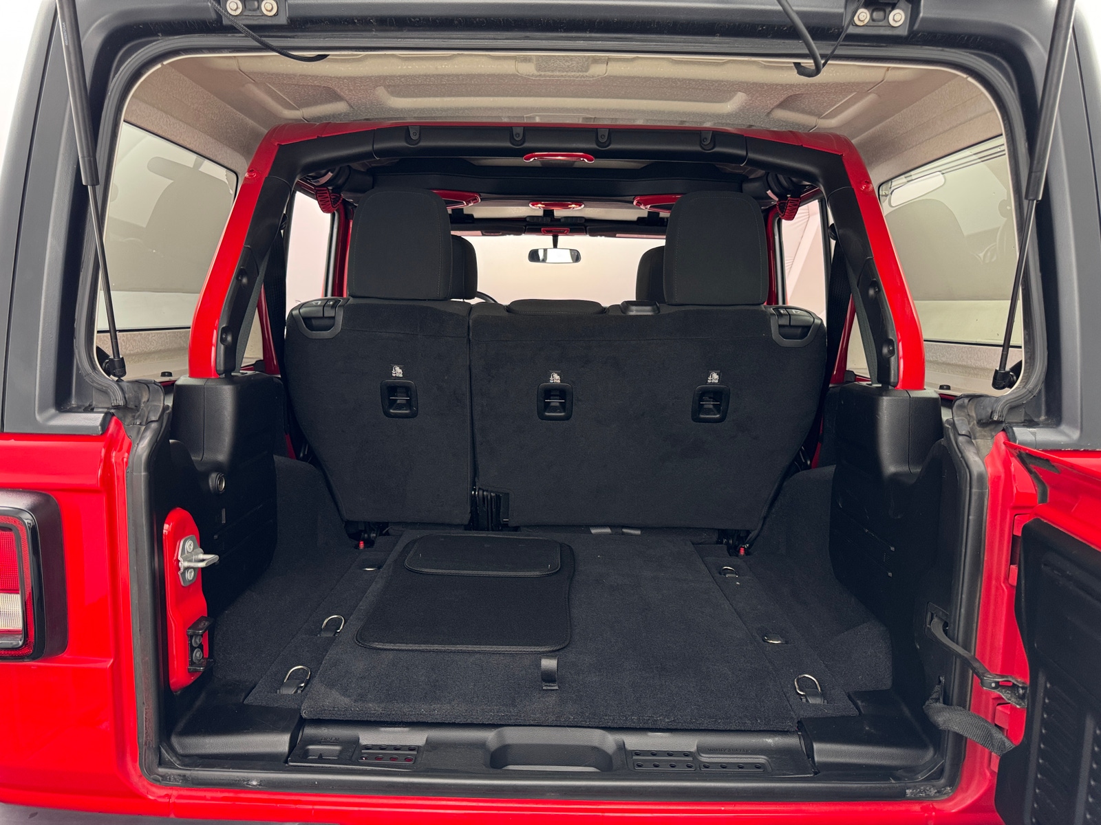 Thumbnail: 2019 Jeep Wrangler - 7