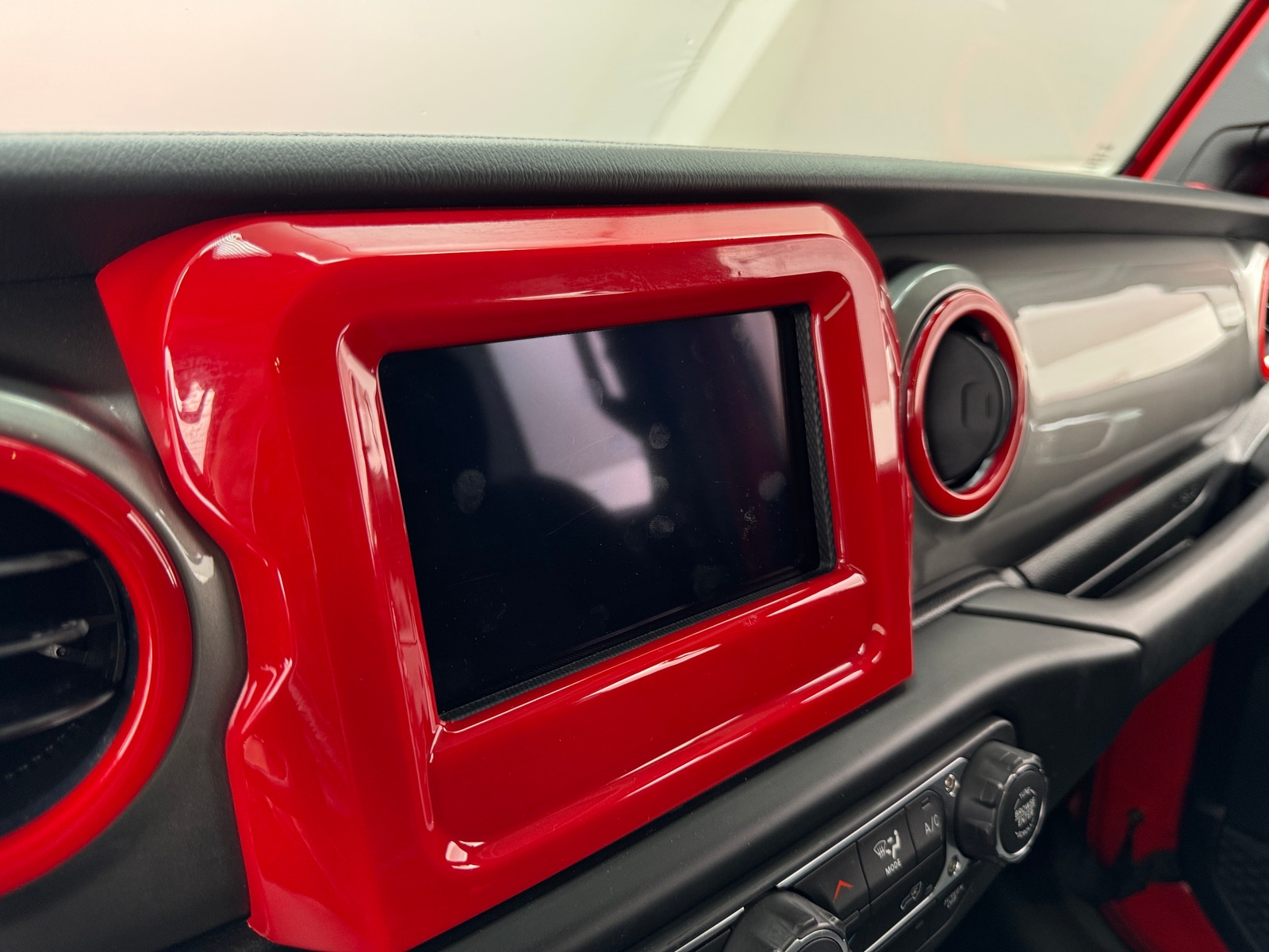 Thumbnail: 2019 Jeep Wrangler - 4