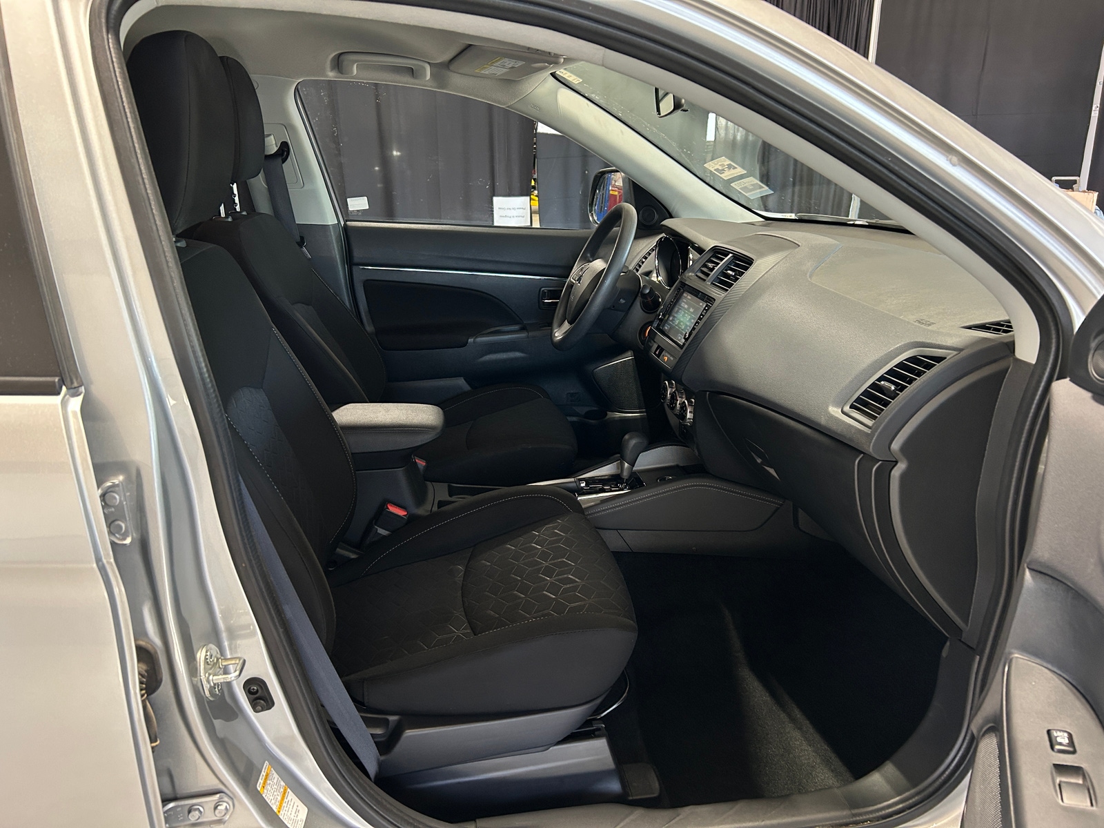 Thumbnail: 2020 Mitsubishi Outlander Sport - 2