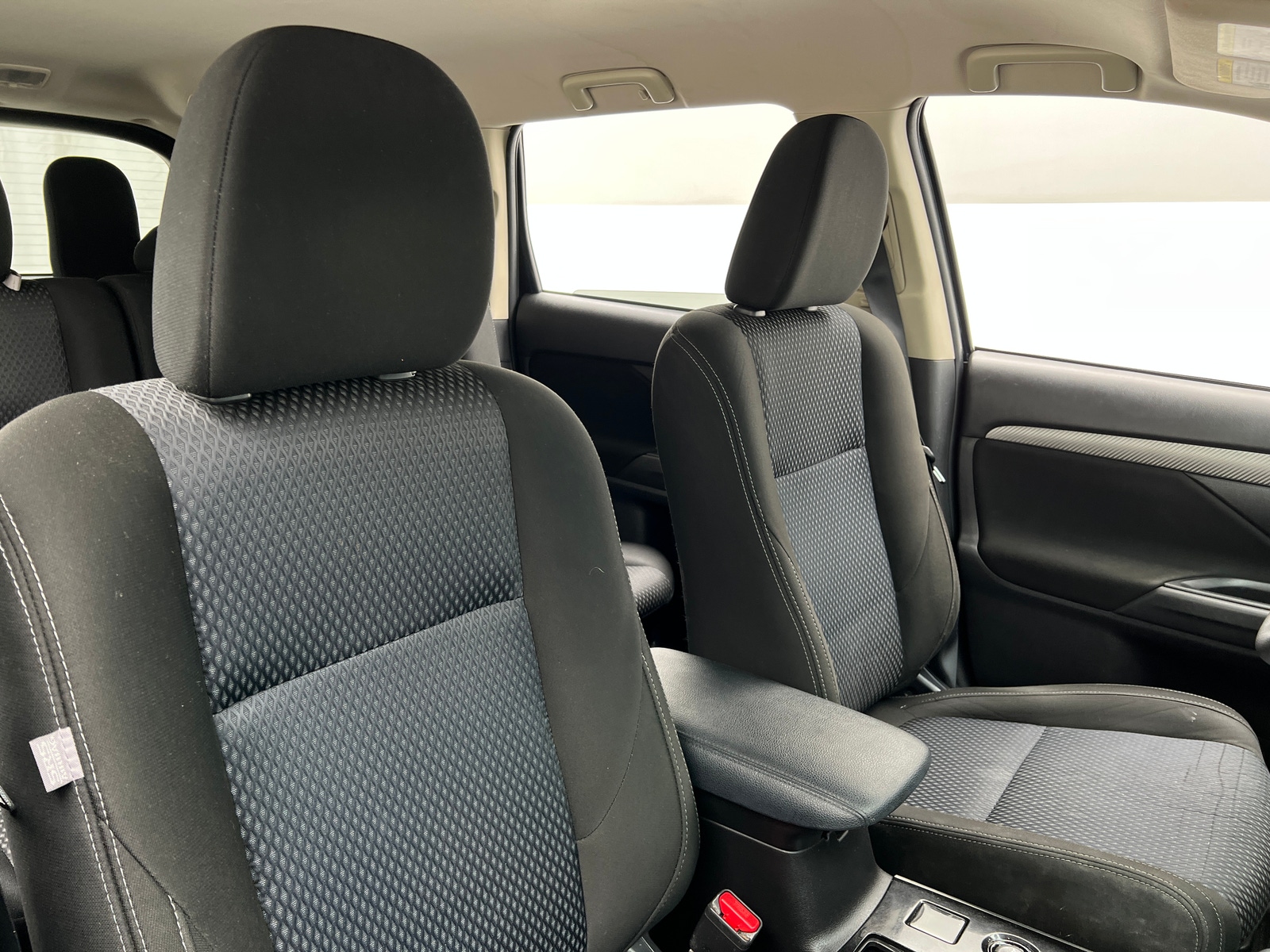 Thumbnail: 2018 Mitsubishi Outlander - 2