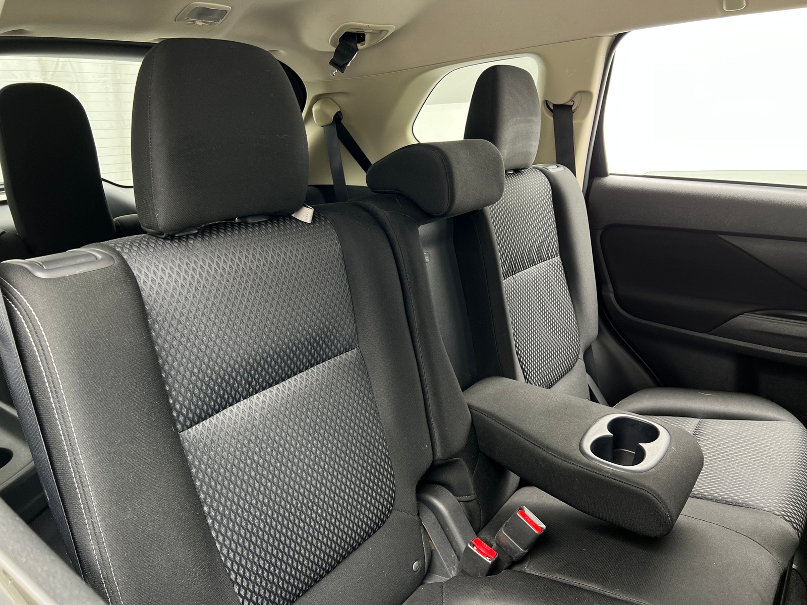 Thumbnail: 2018 Mitsubishi Outlander - 6