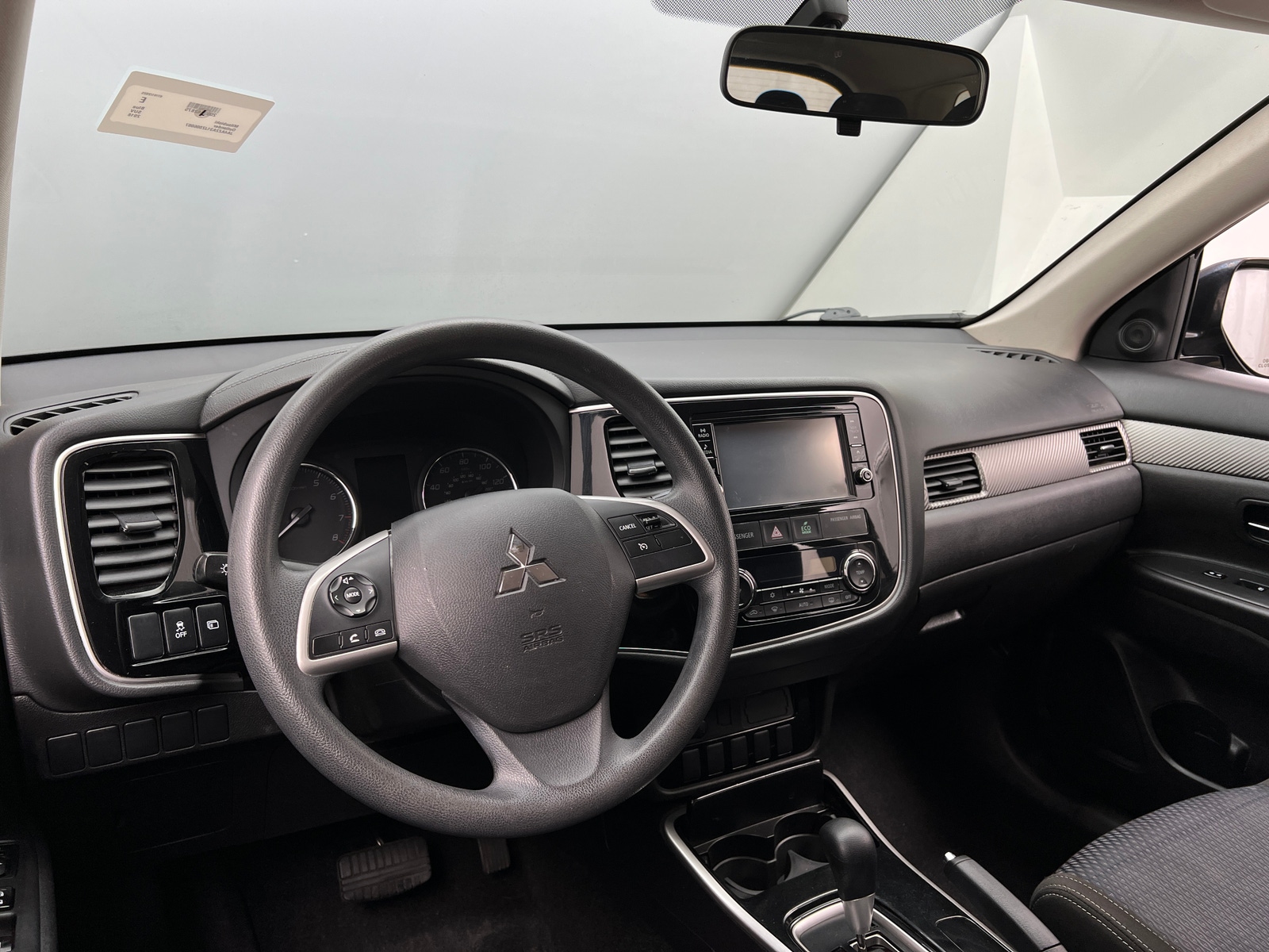 Thumbnail: 2018 Mitsubishi Outlander - 3